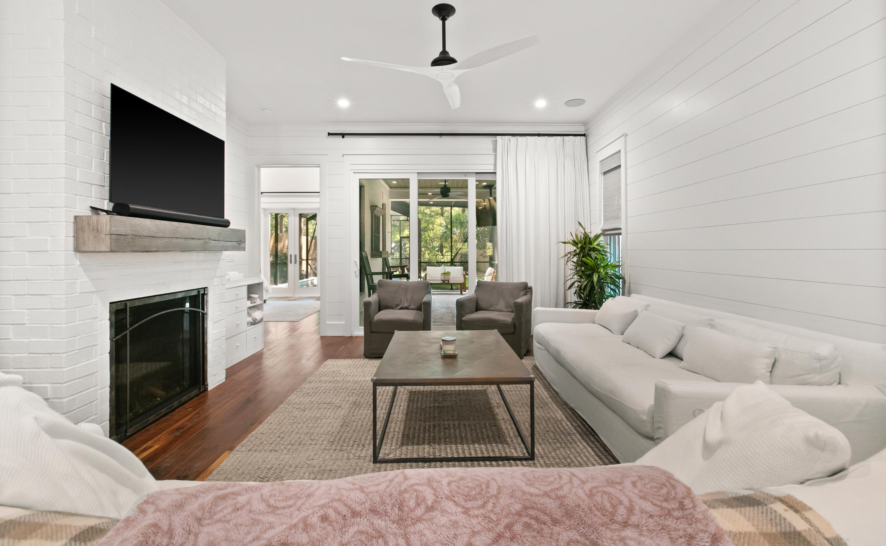 DAUGHETTES AMENDED - Residential