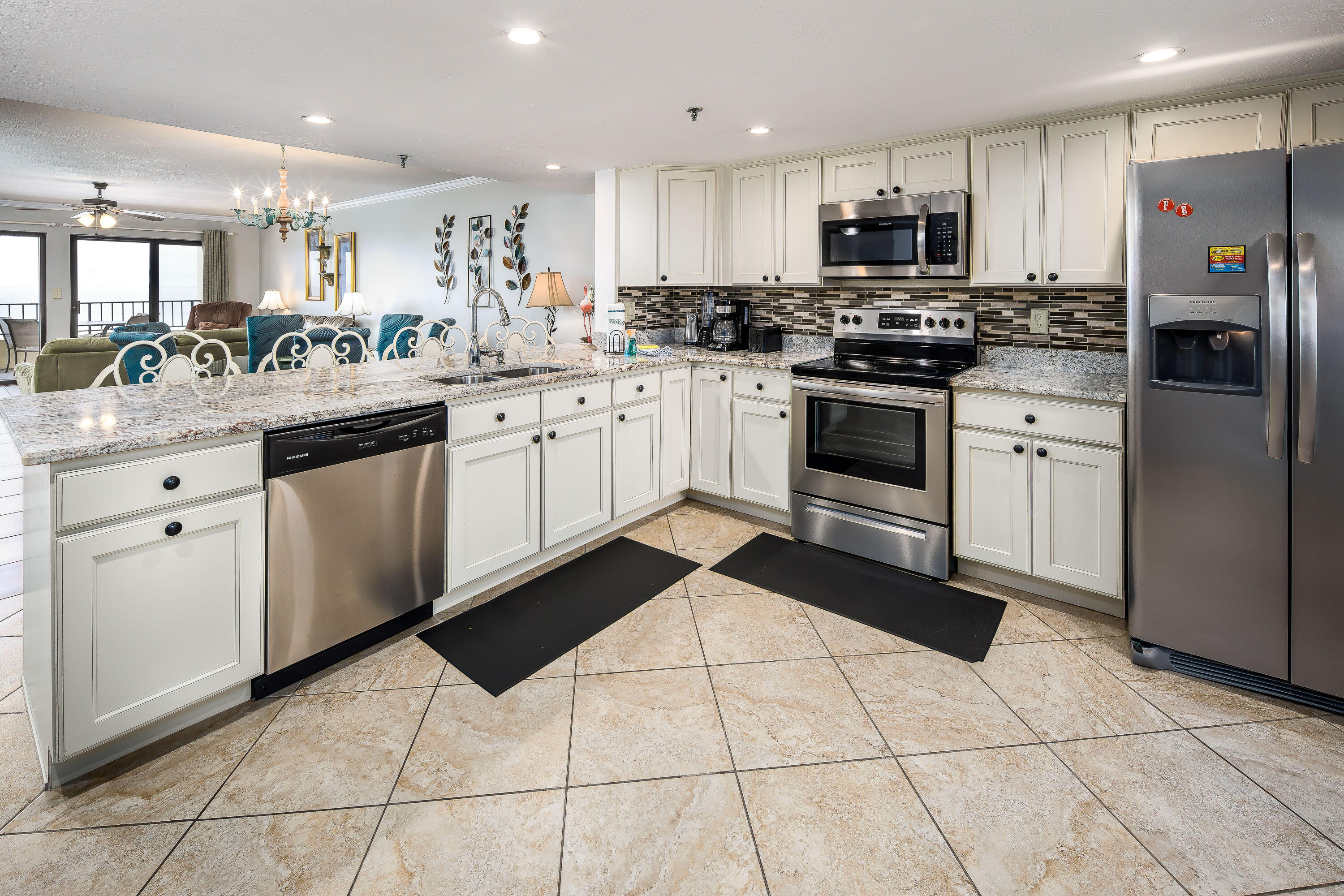 SURF DWELLER CONDO - Residential