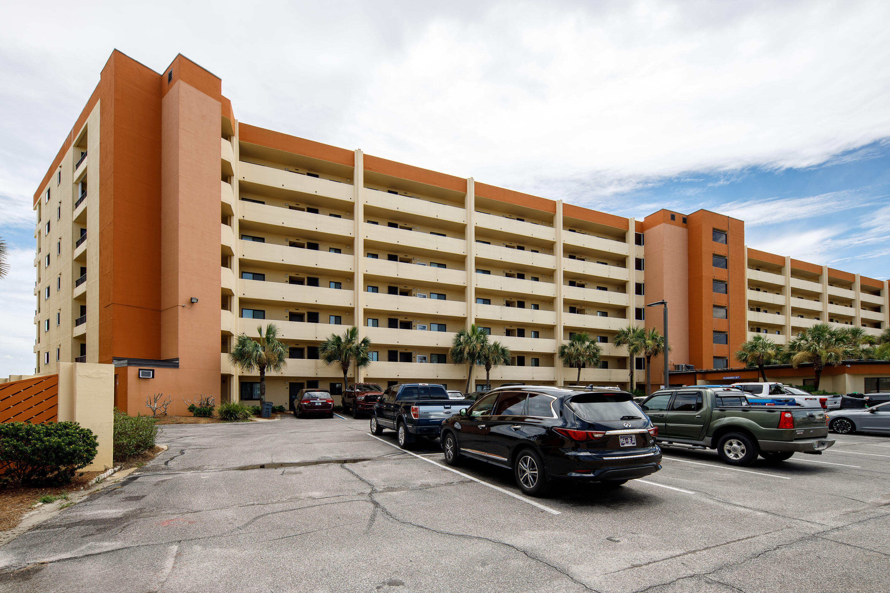 SURF DWELLER CONDO - Residential