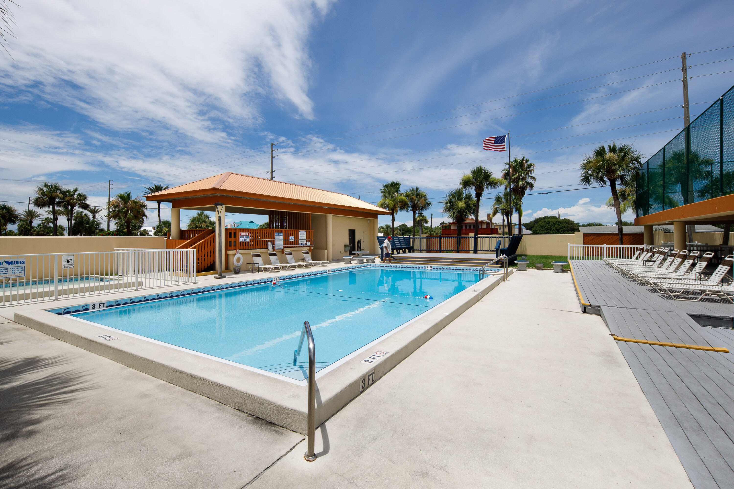 SURF DWELLER CONDO - Residential