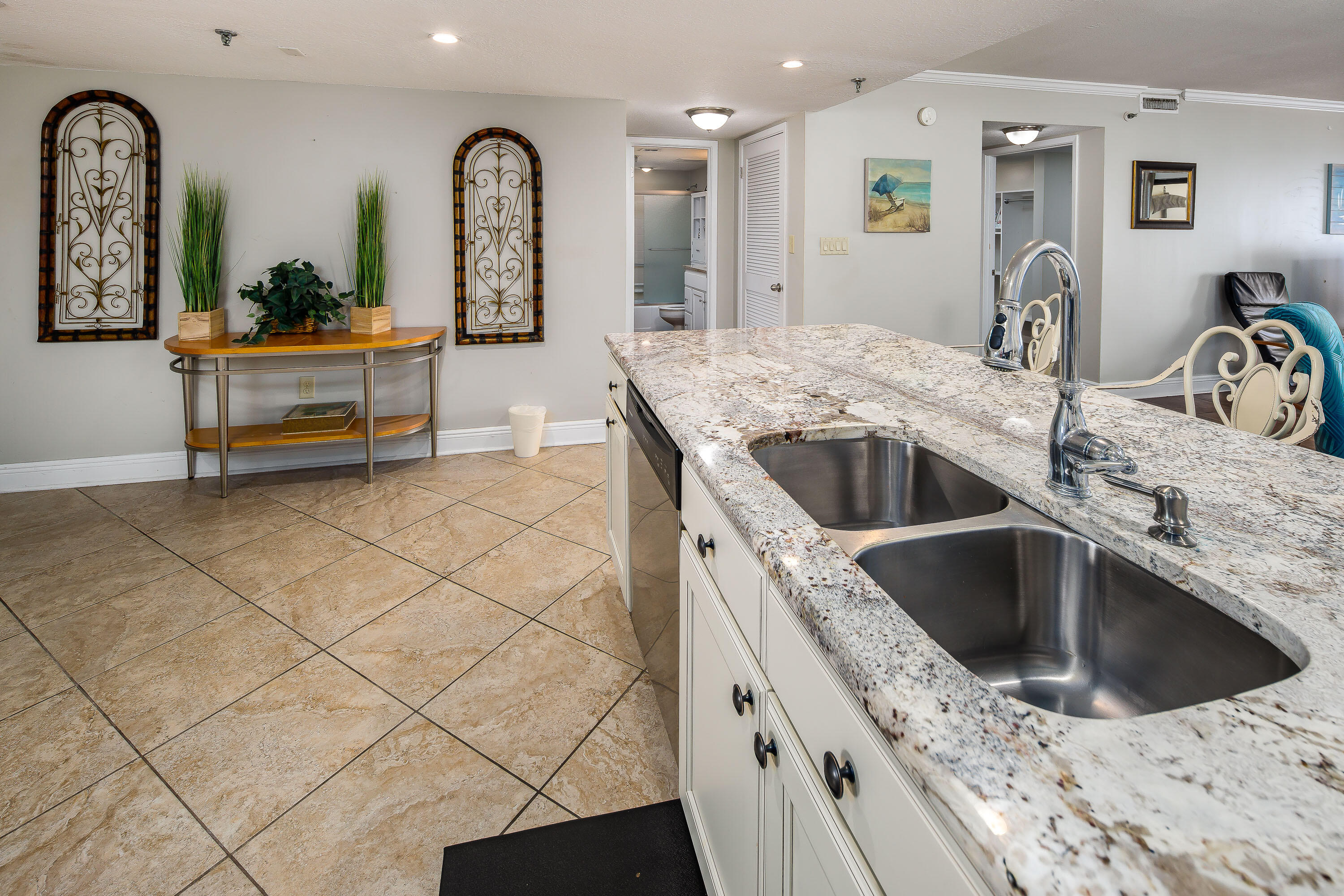 SURF DWELLER CONDO - Residential