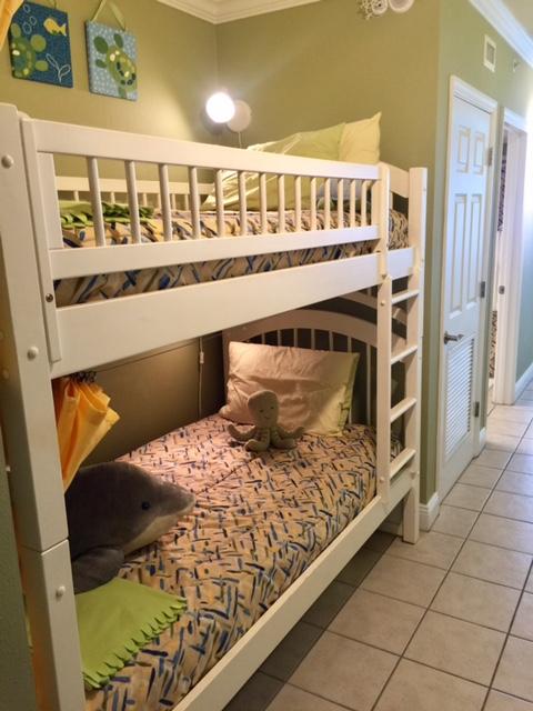 EMERALD BEACH PH 1 - Residential