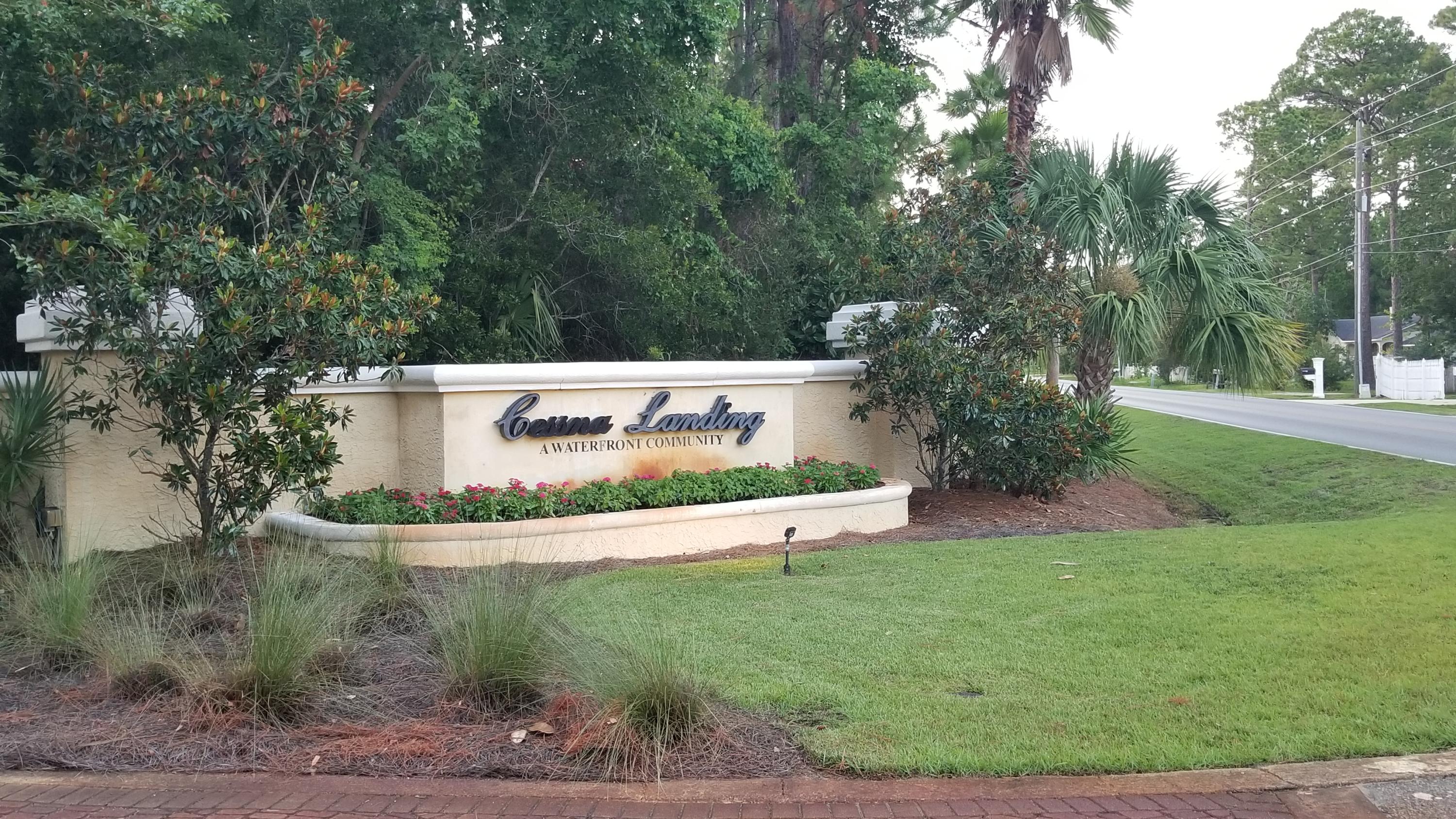 CESSNA LANDING - Land