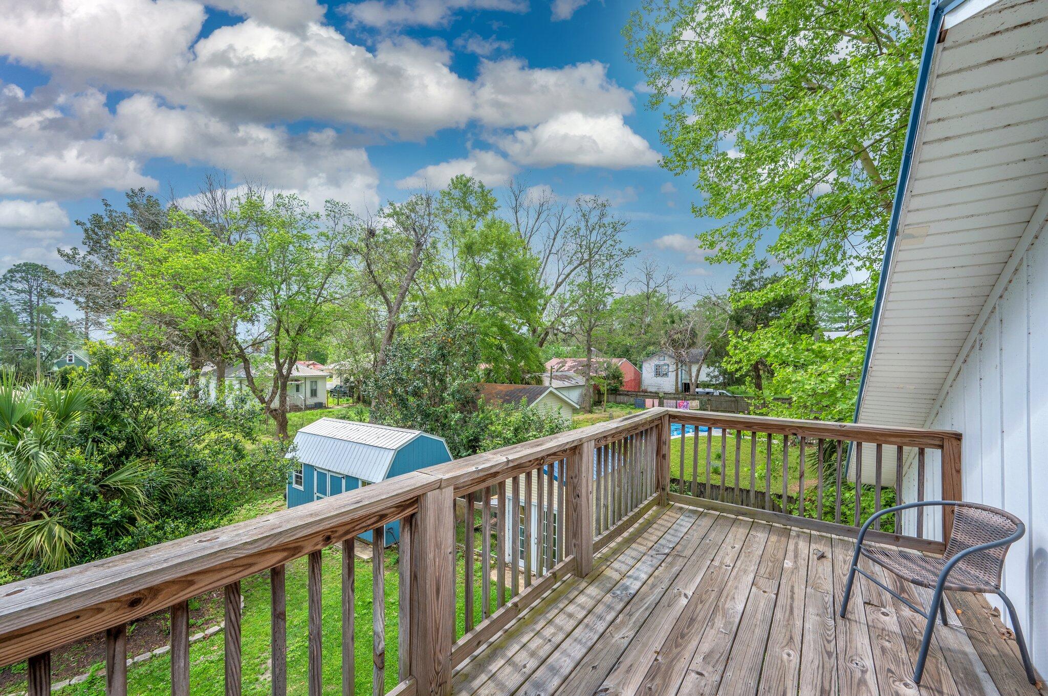 LOTS 17 & 18 BLK 18 HUGHES - Residential