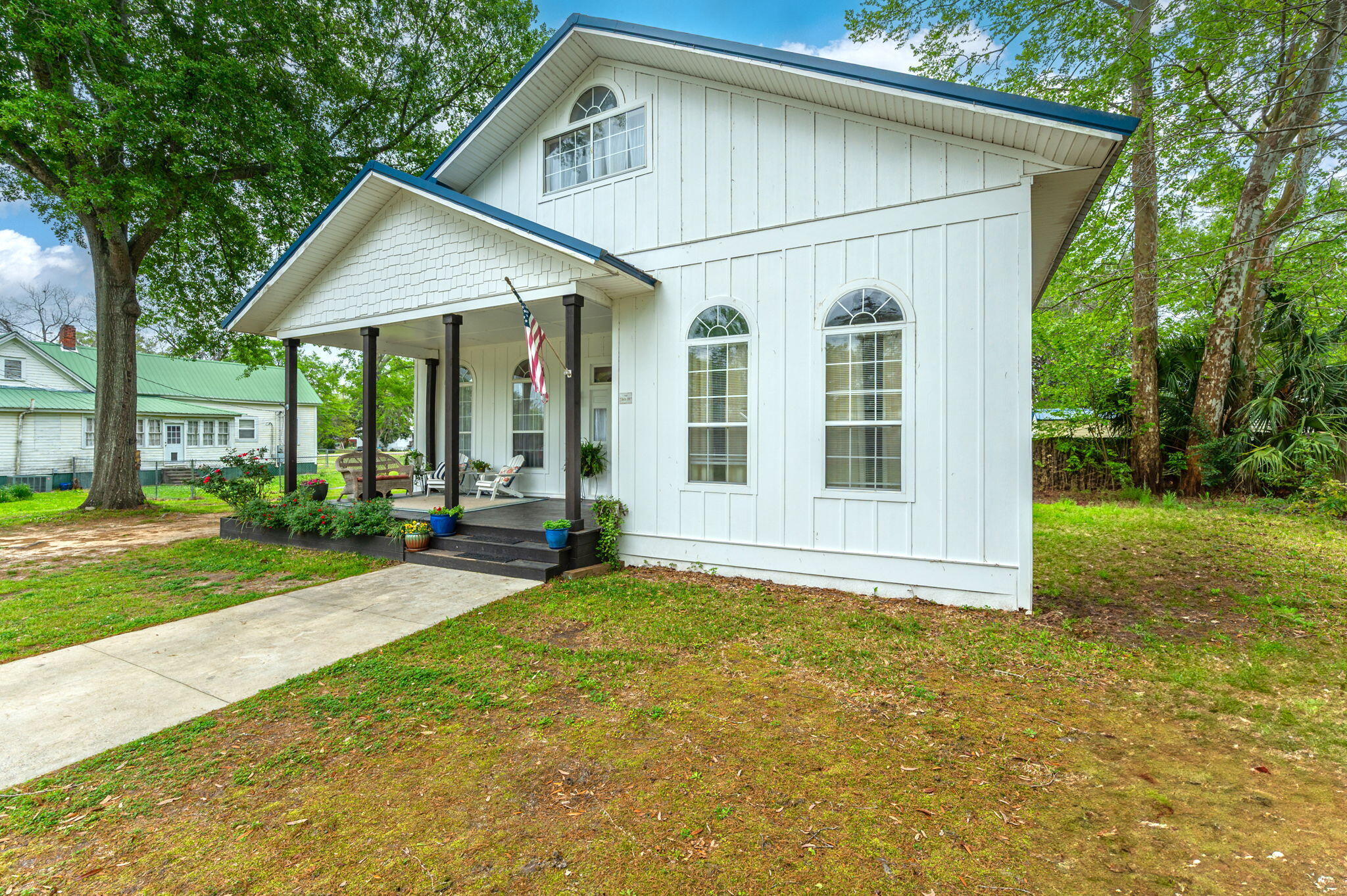 LOTS 17 & 18 BLK 18 HUGHES - Residential