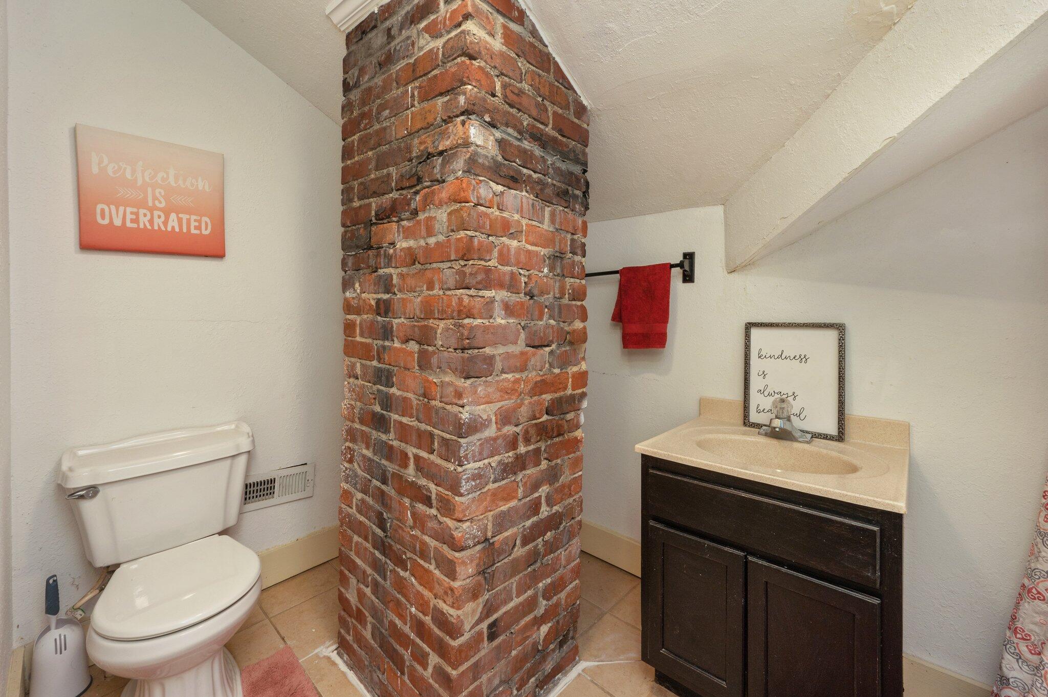LOTS 17 & 18 BLK 18 HUGHES - Residential