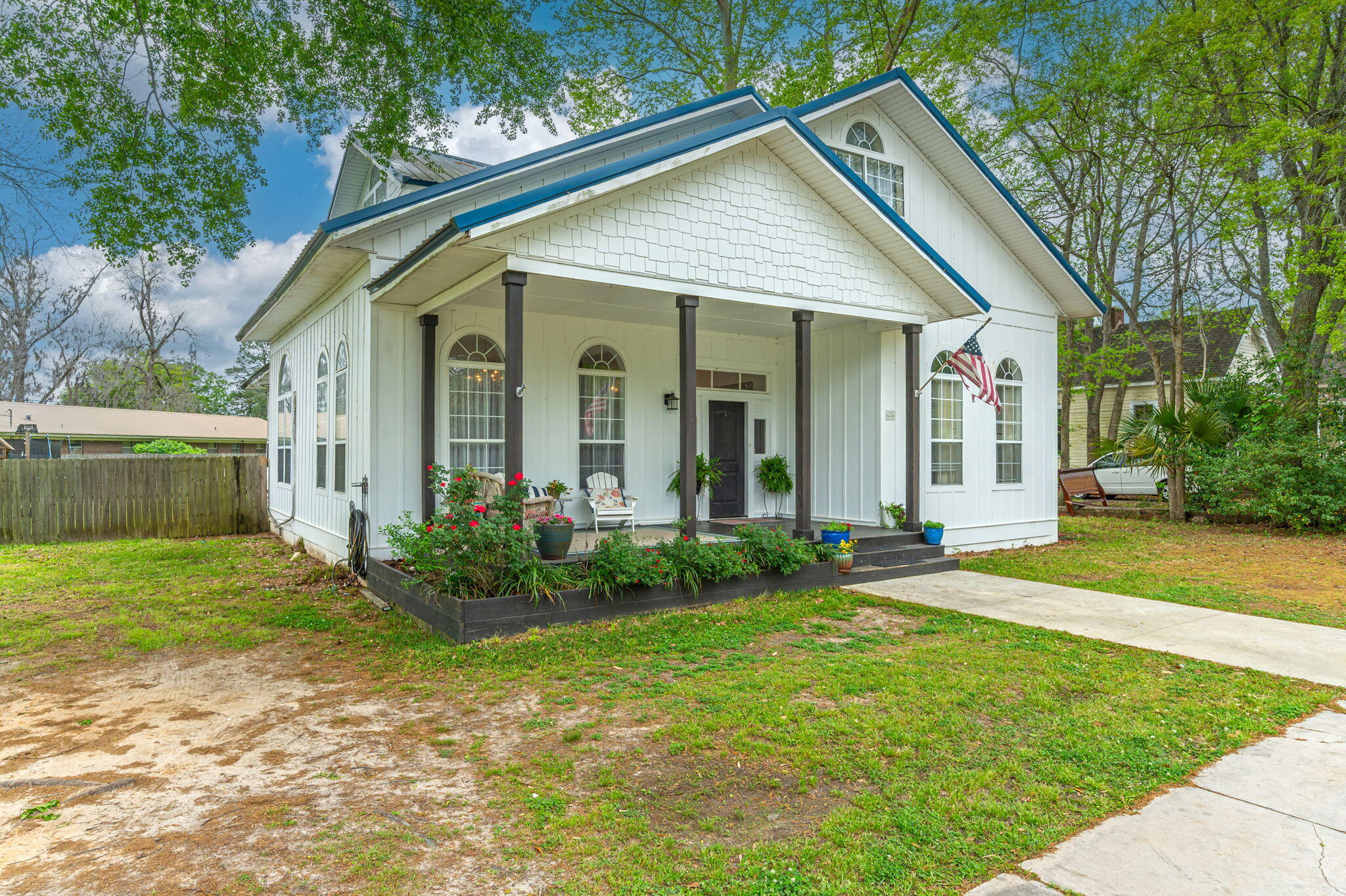 LOTS 17 & 18 BLK 18 HUGHES - Residential