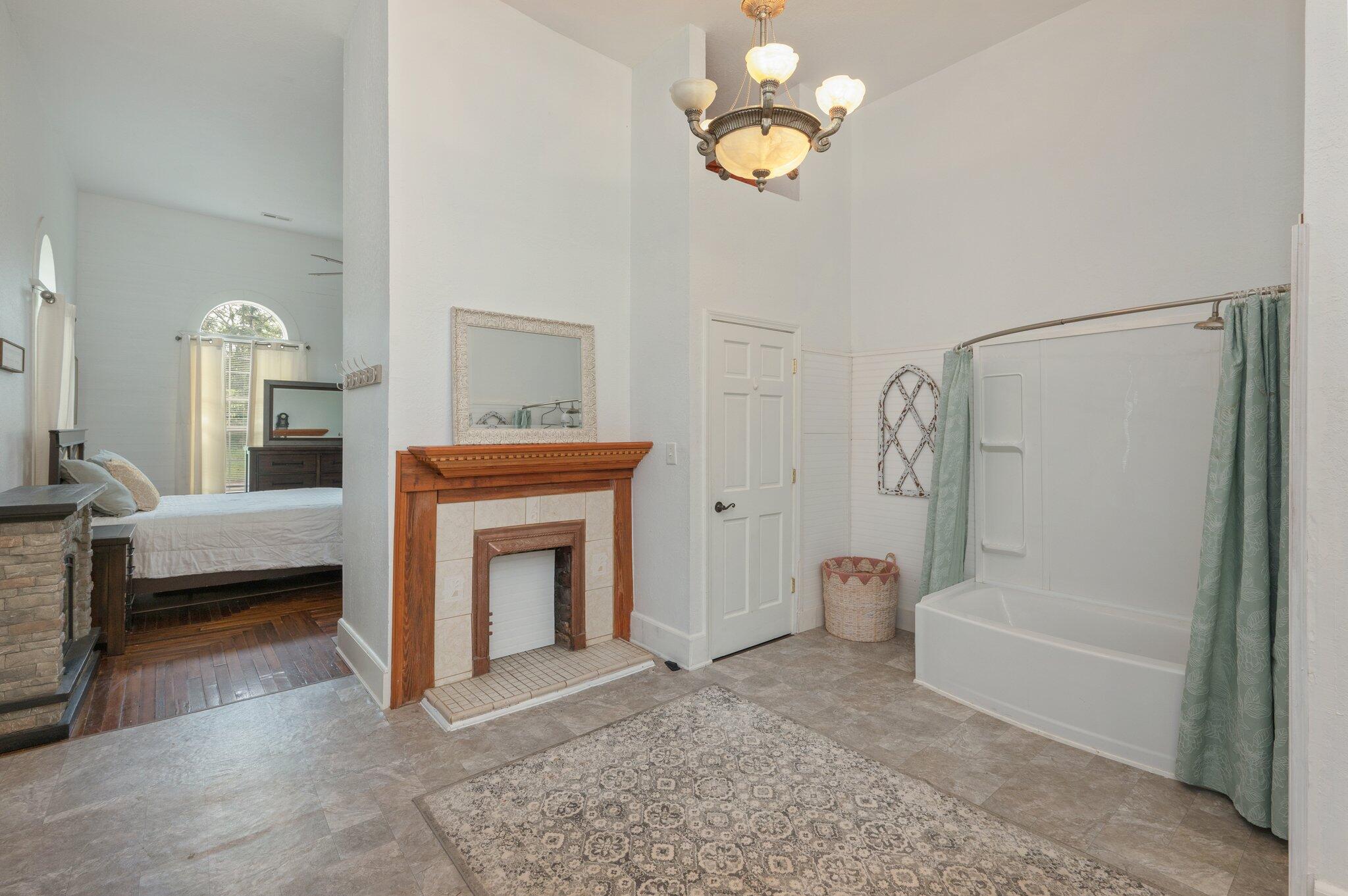 LOTS 17 & 18 BLK 18 HUGHES - Residential