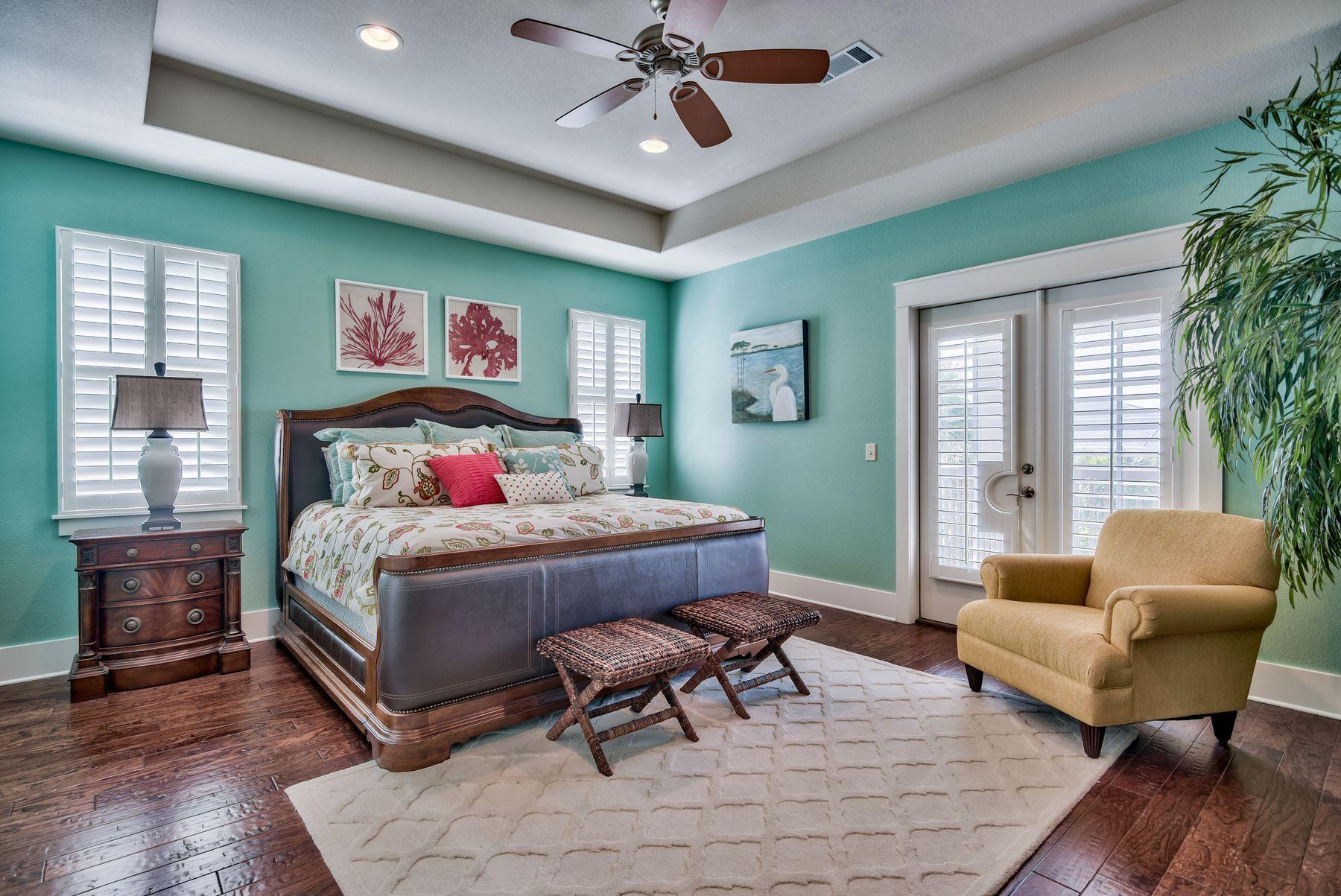 Crystal Shores - Residential