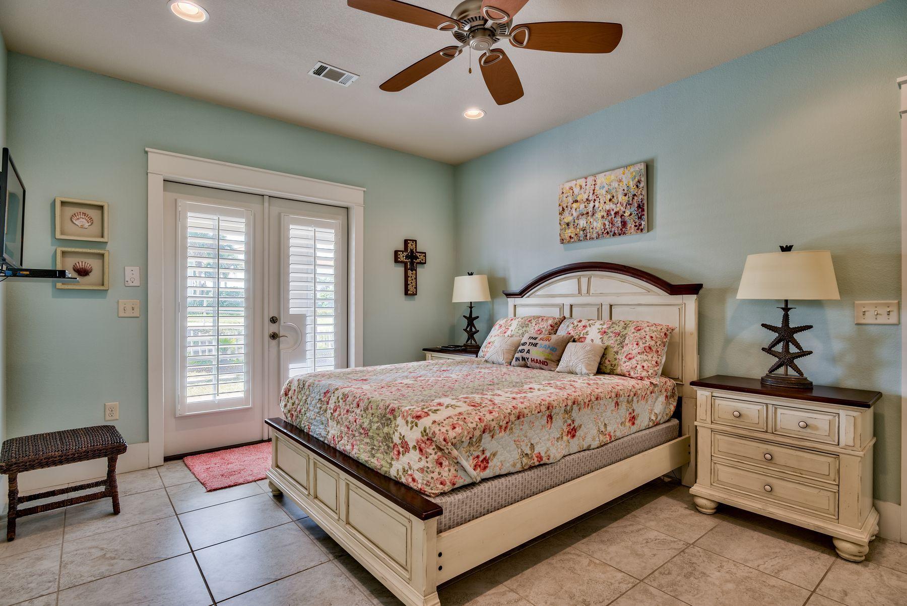 Crystal Shores - Residential