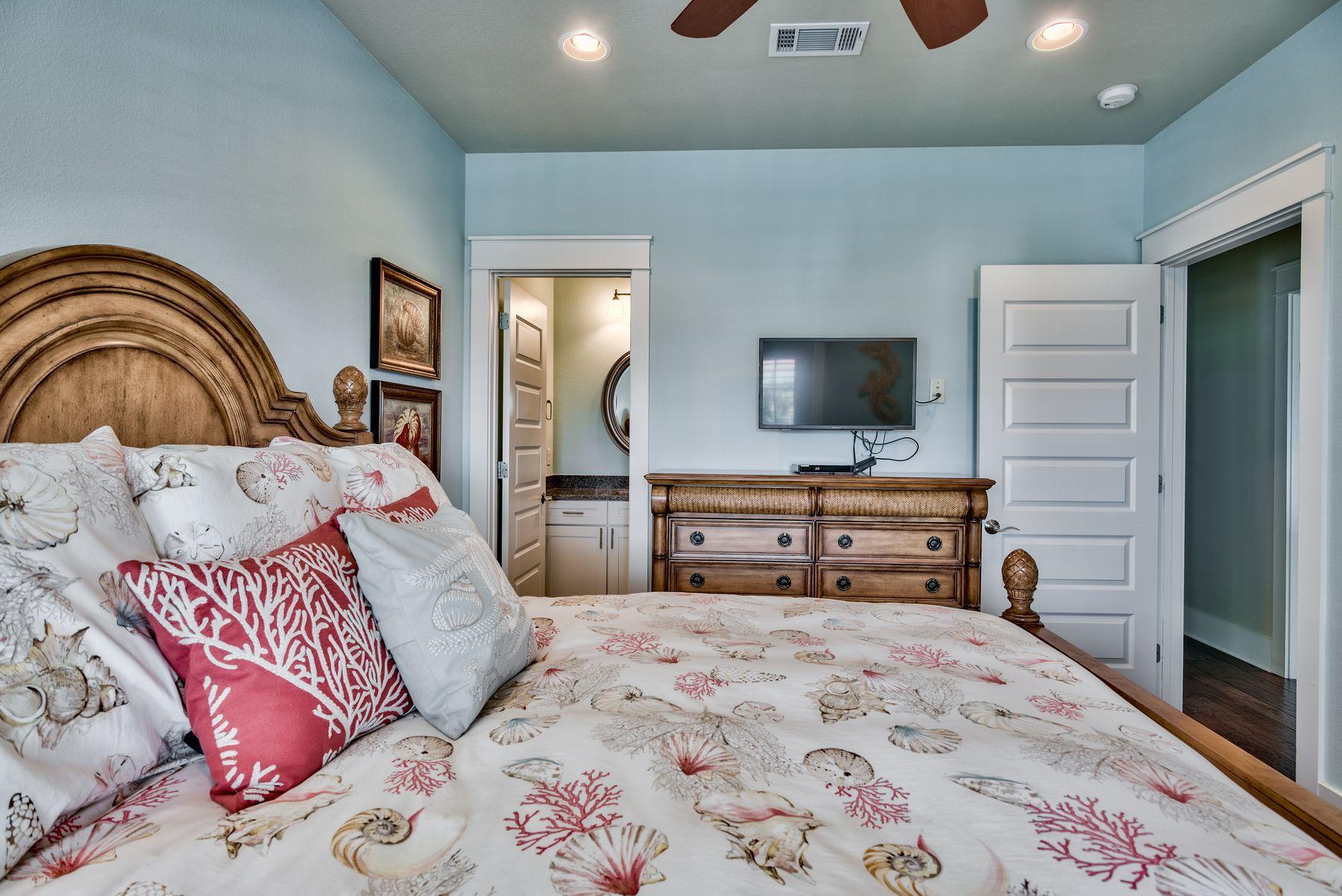 Crystal Shores - Residential