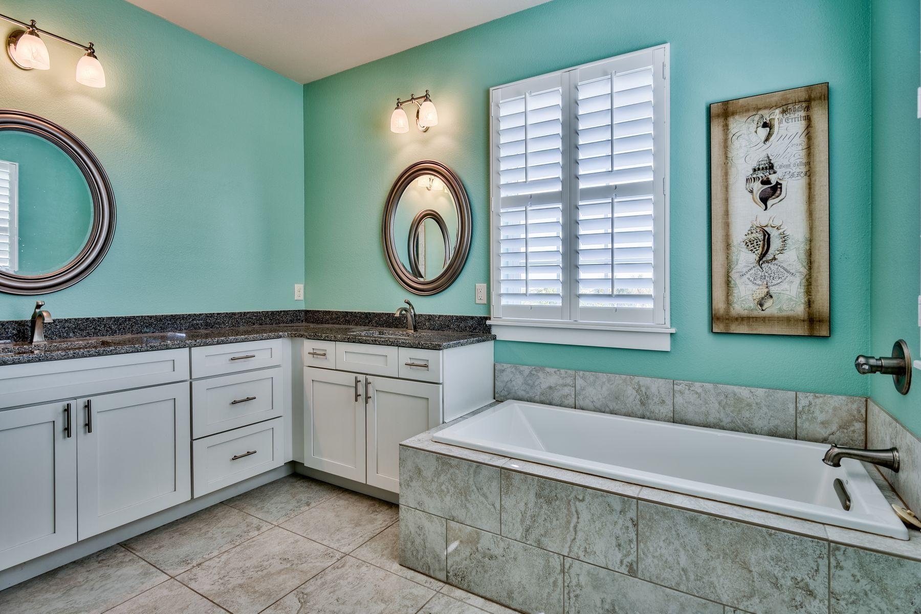 Crystal Shores - Residential