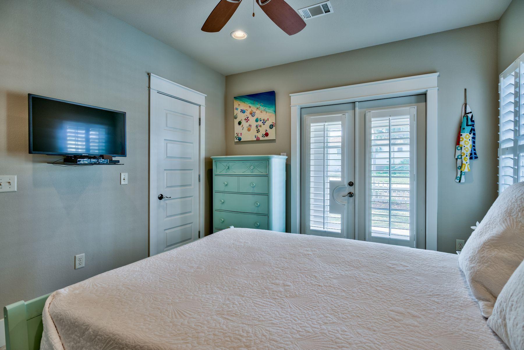 Crystal Shores - Residential