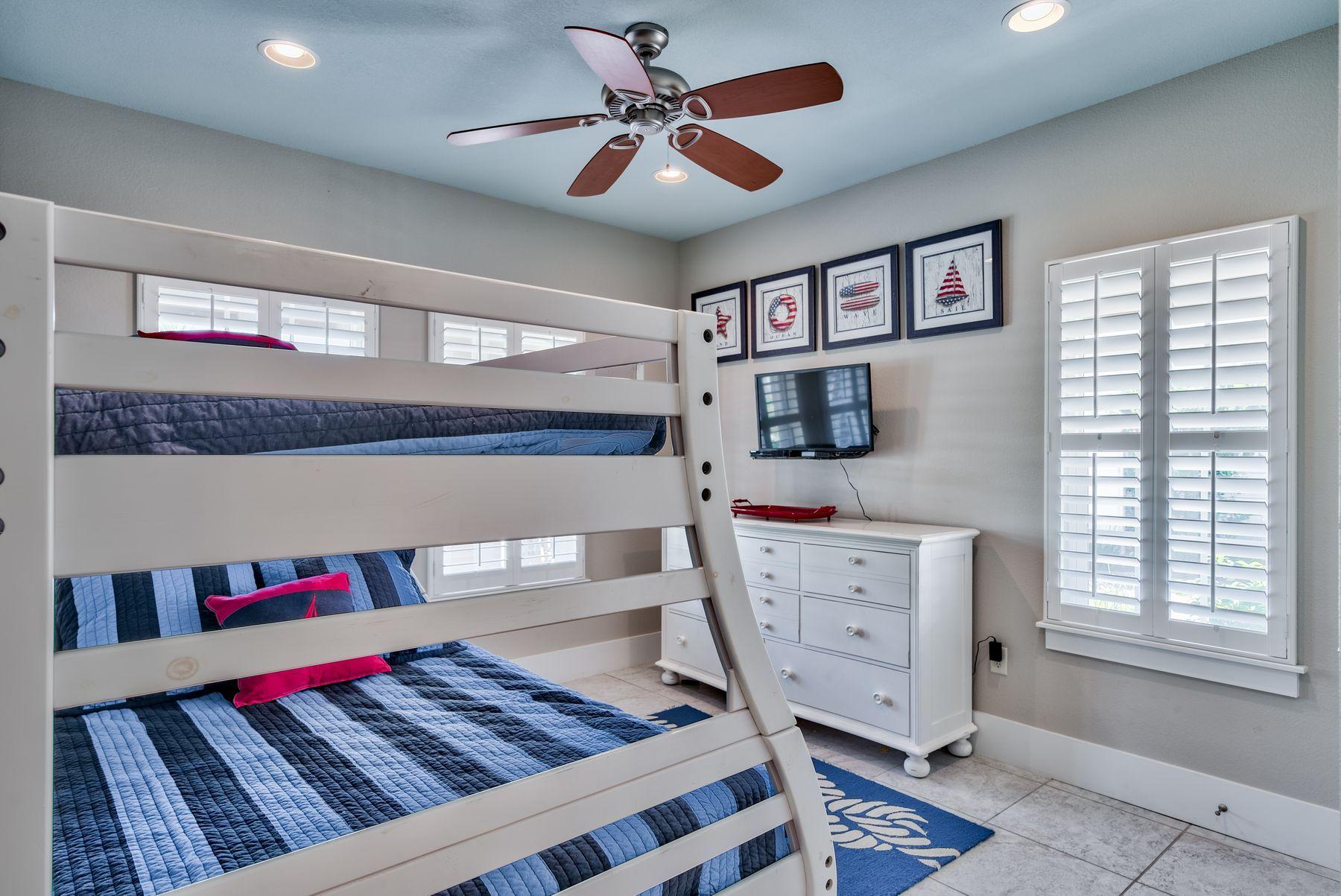 Crystal Shores - Residential