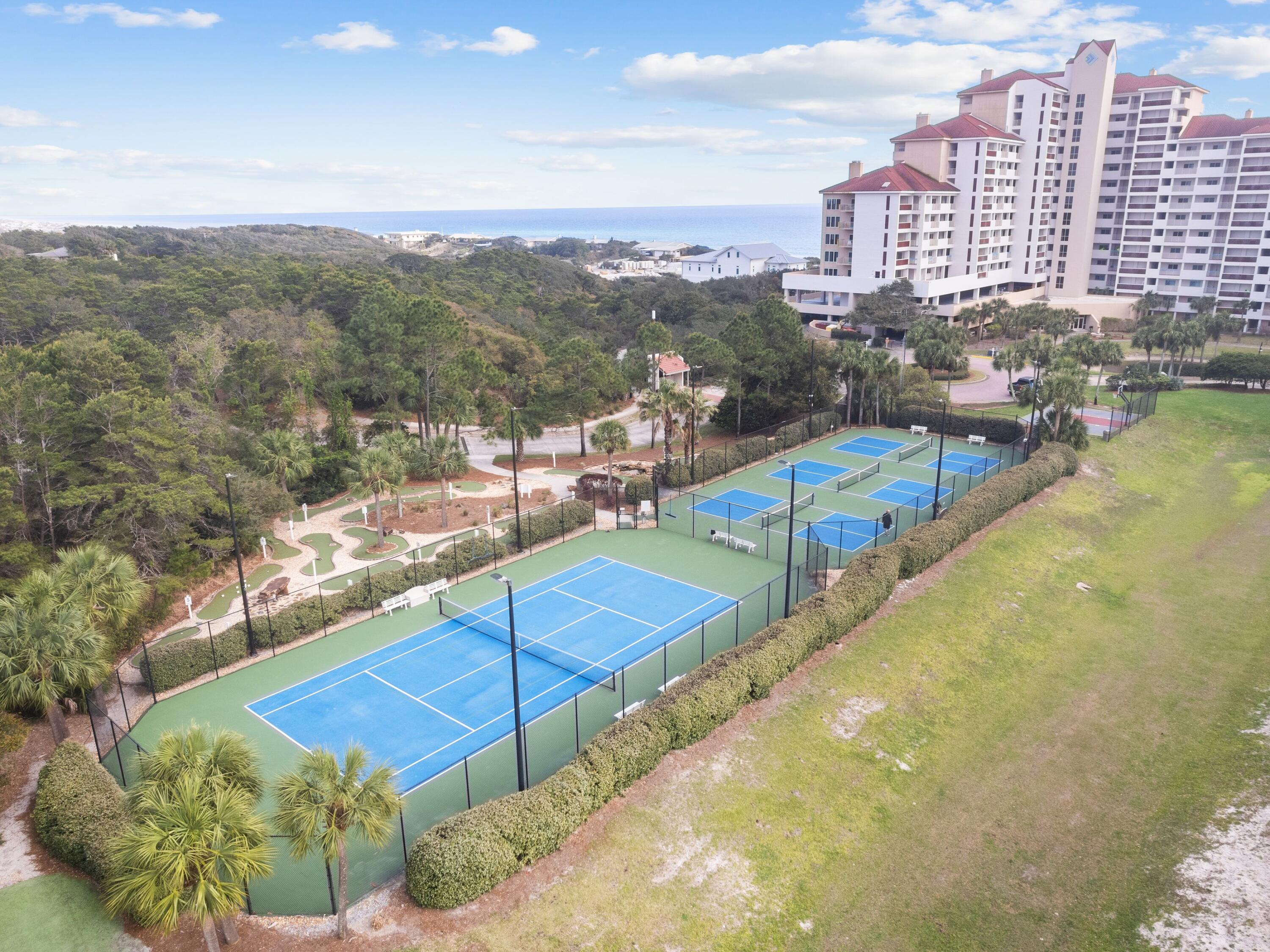 SUMMIT AT TOPS'L (THE) - Residential