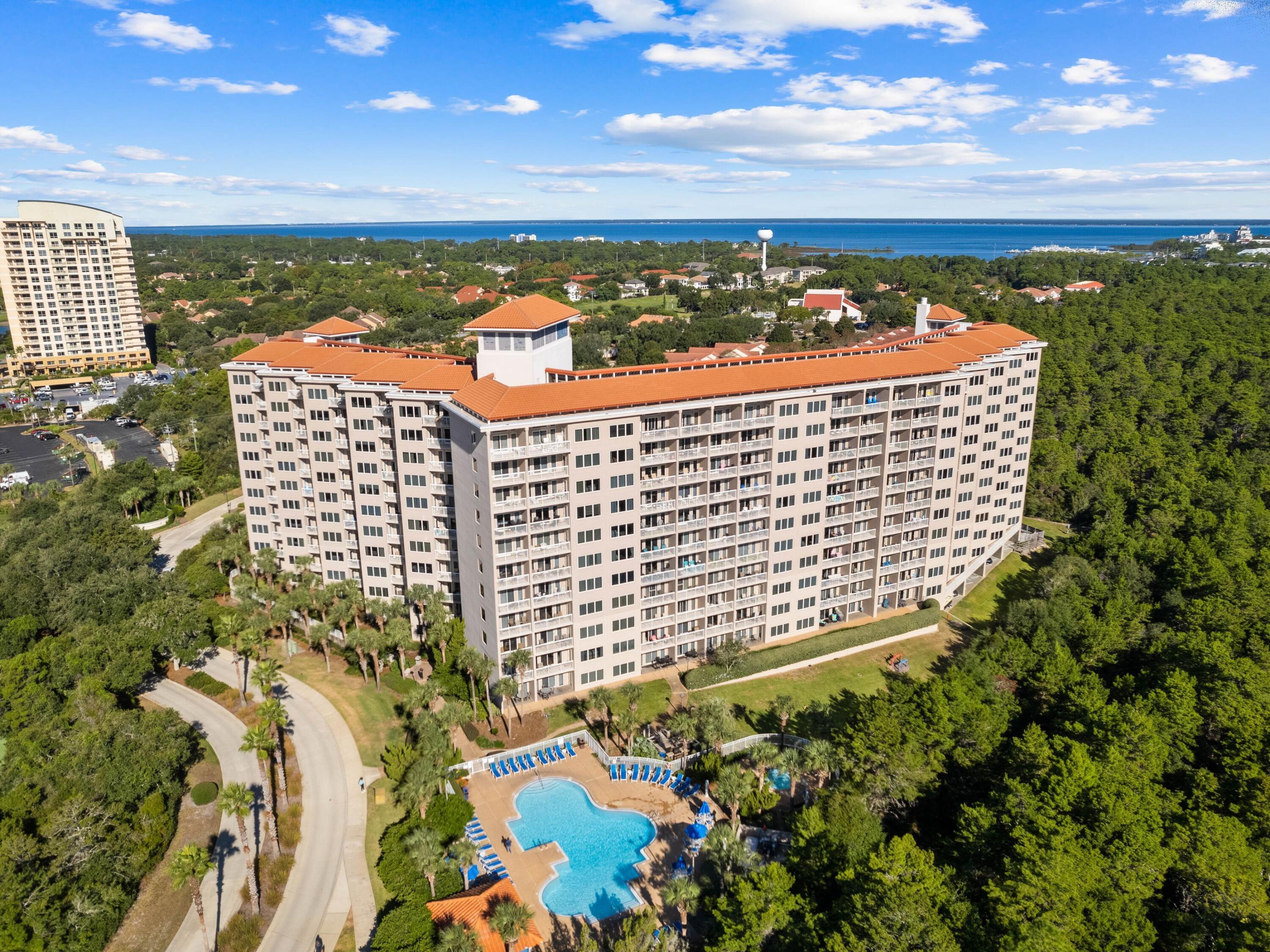 SUMMIT AT TOPS'L (THE) - Residential