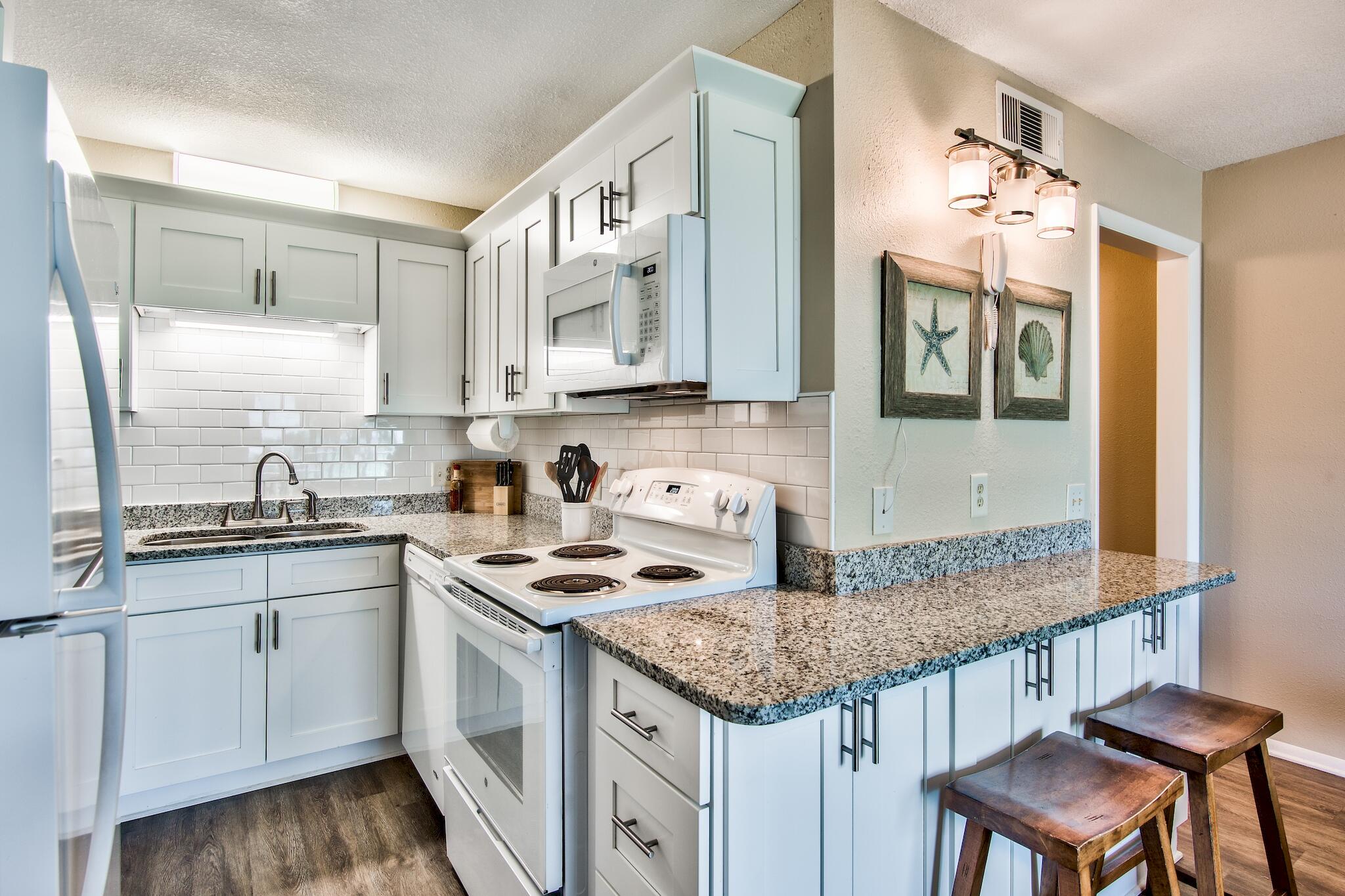 SUMMIT CONDOMINIUM, THE - Residential