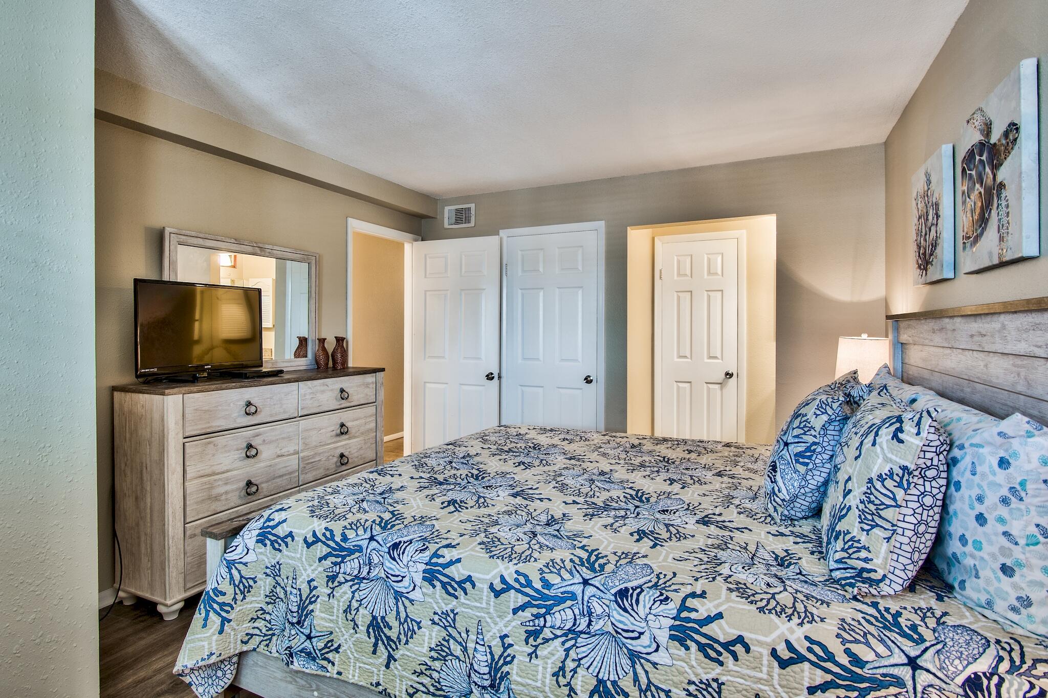 SUMMIT CONDOMINIUM, THE - Residential