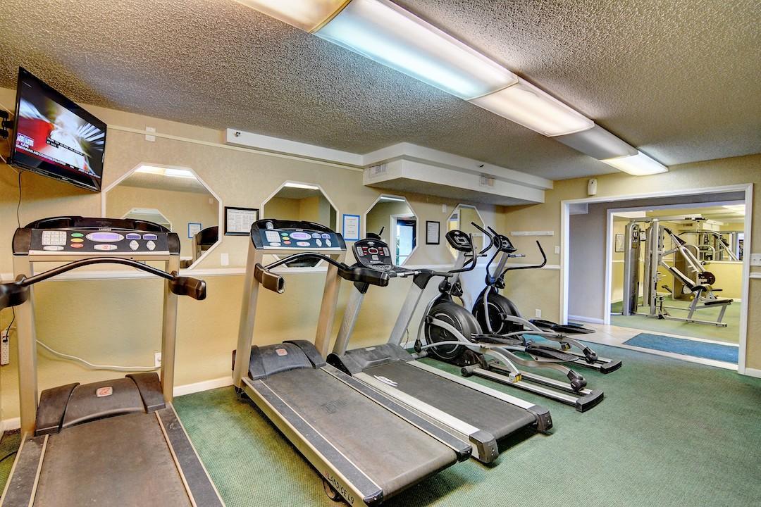 SUMMIT CONDOMINIUM, THE - Residential