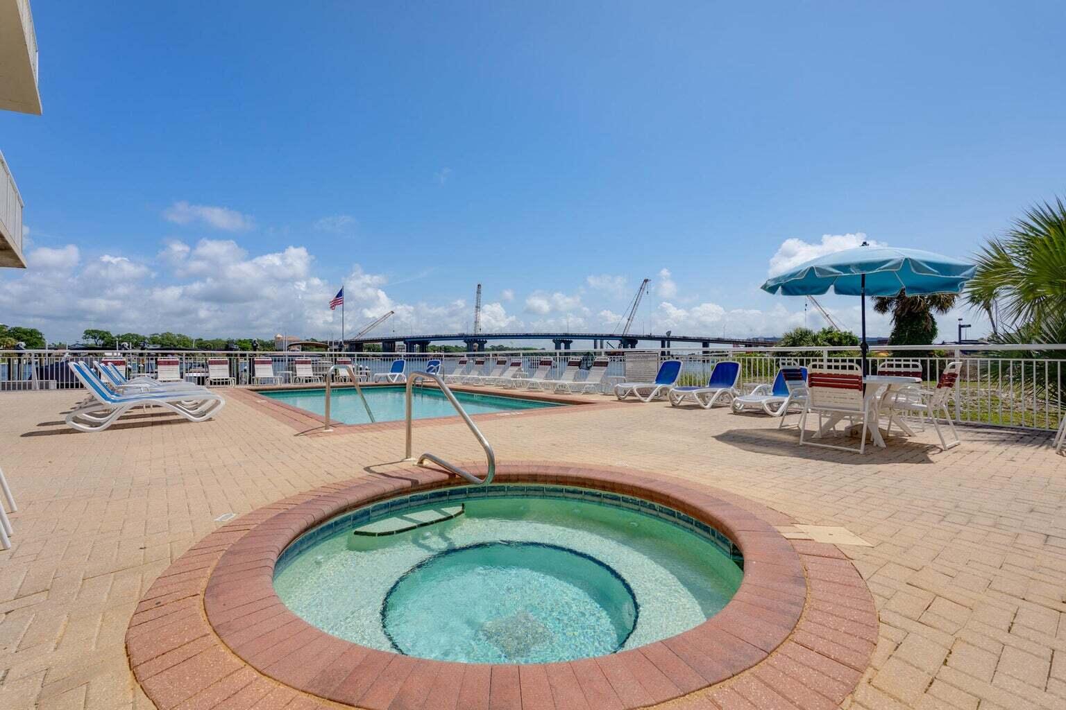 PALM COURT YACHT CLUB - Residential