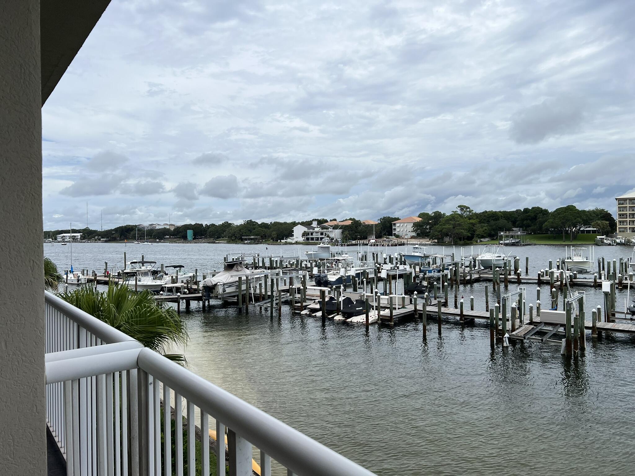 PALM COURT YACHT CLUB - Residential