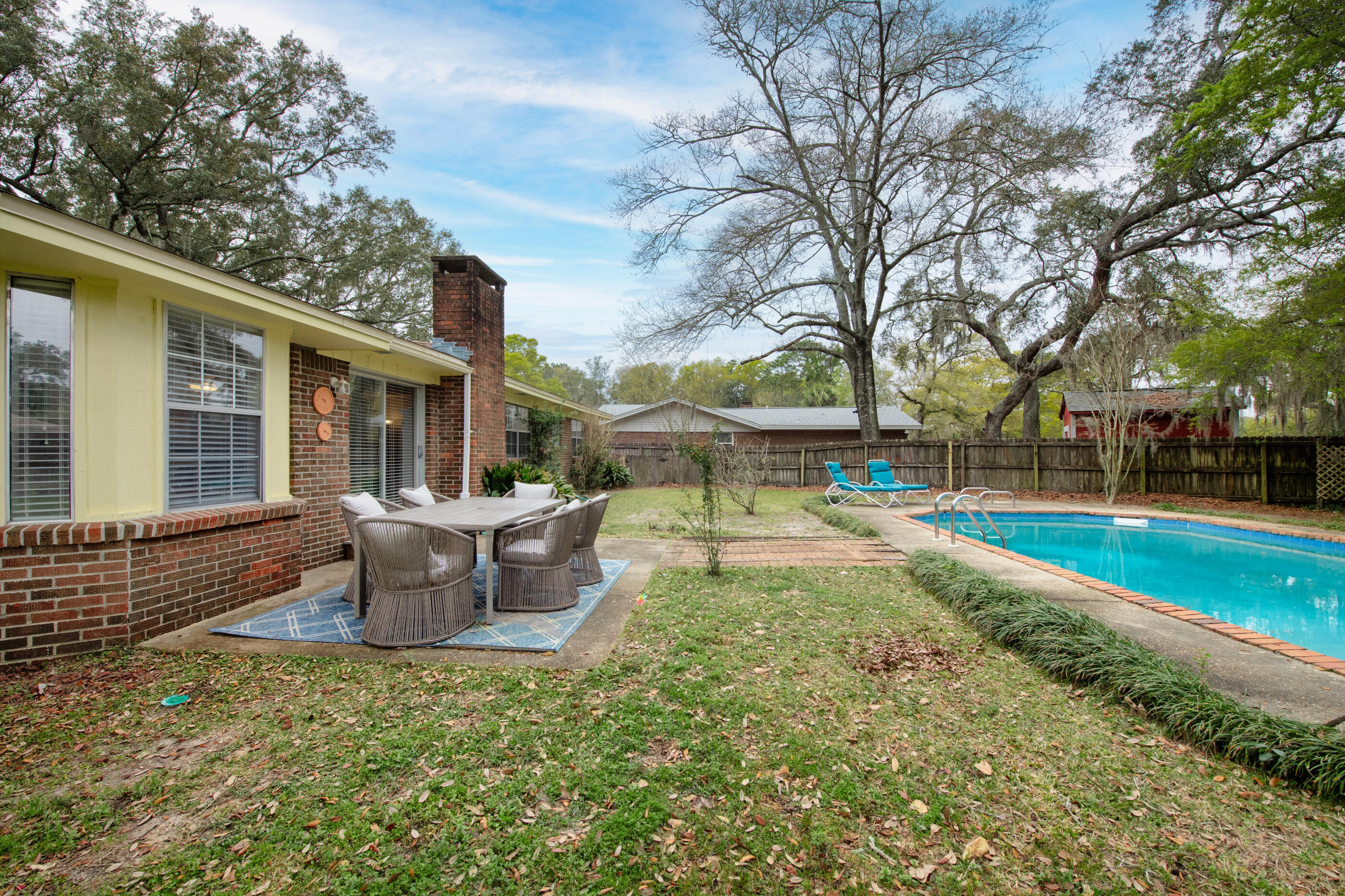 FOREST MANOR 1ST ADDN - Residential