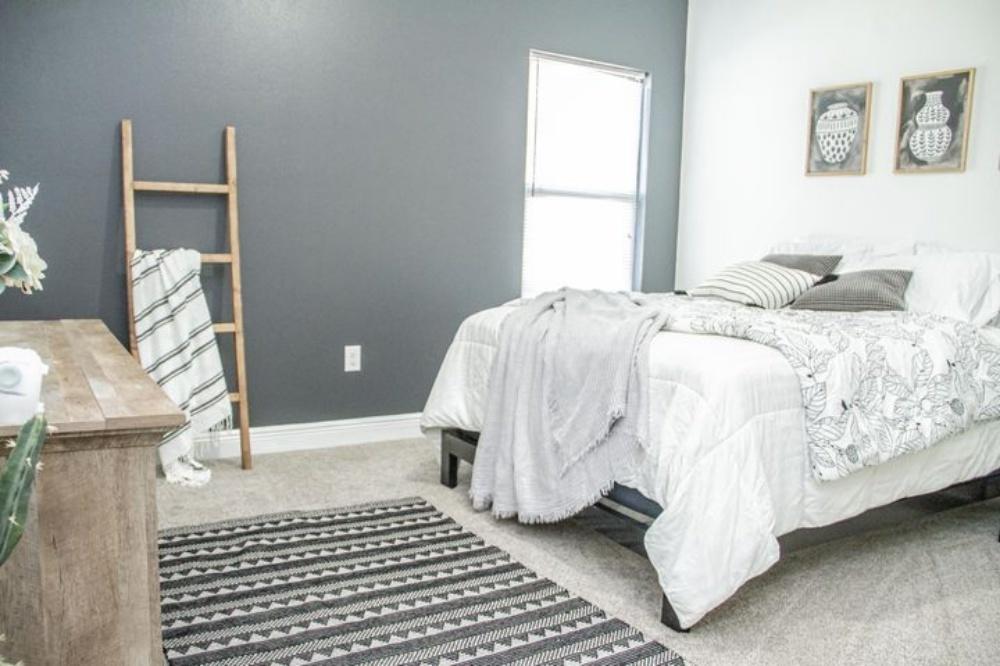 AUTUMN WOODS - Residential