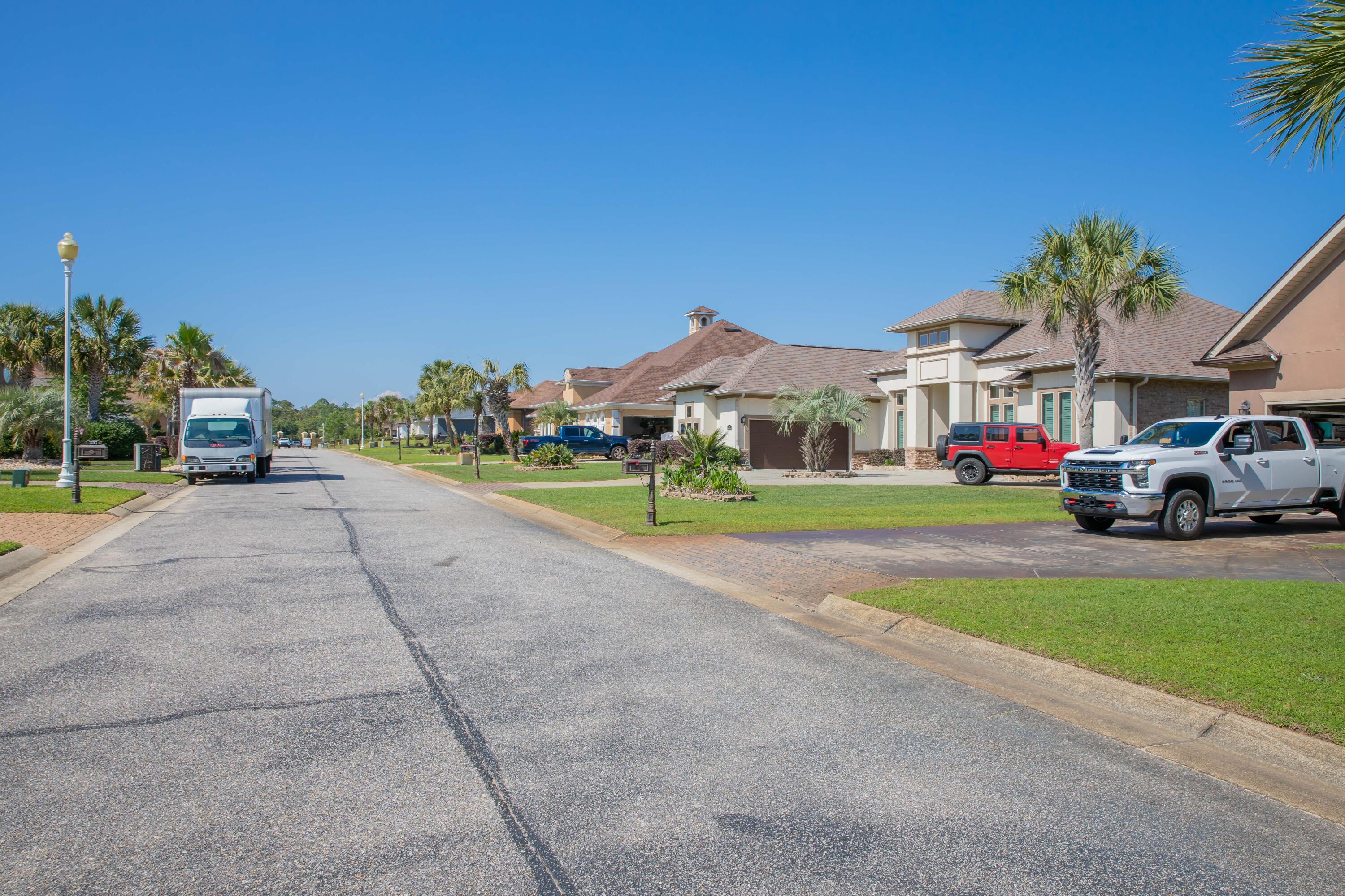 LA FONTAINE PHASE 1 - Land