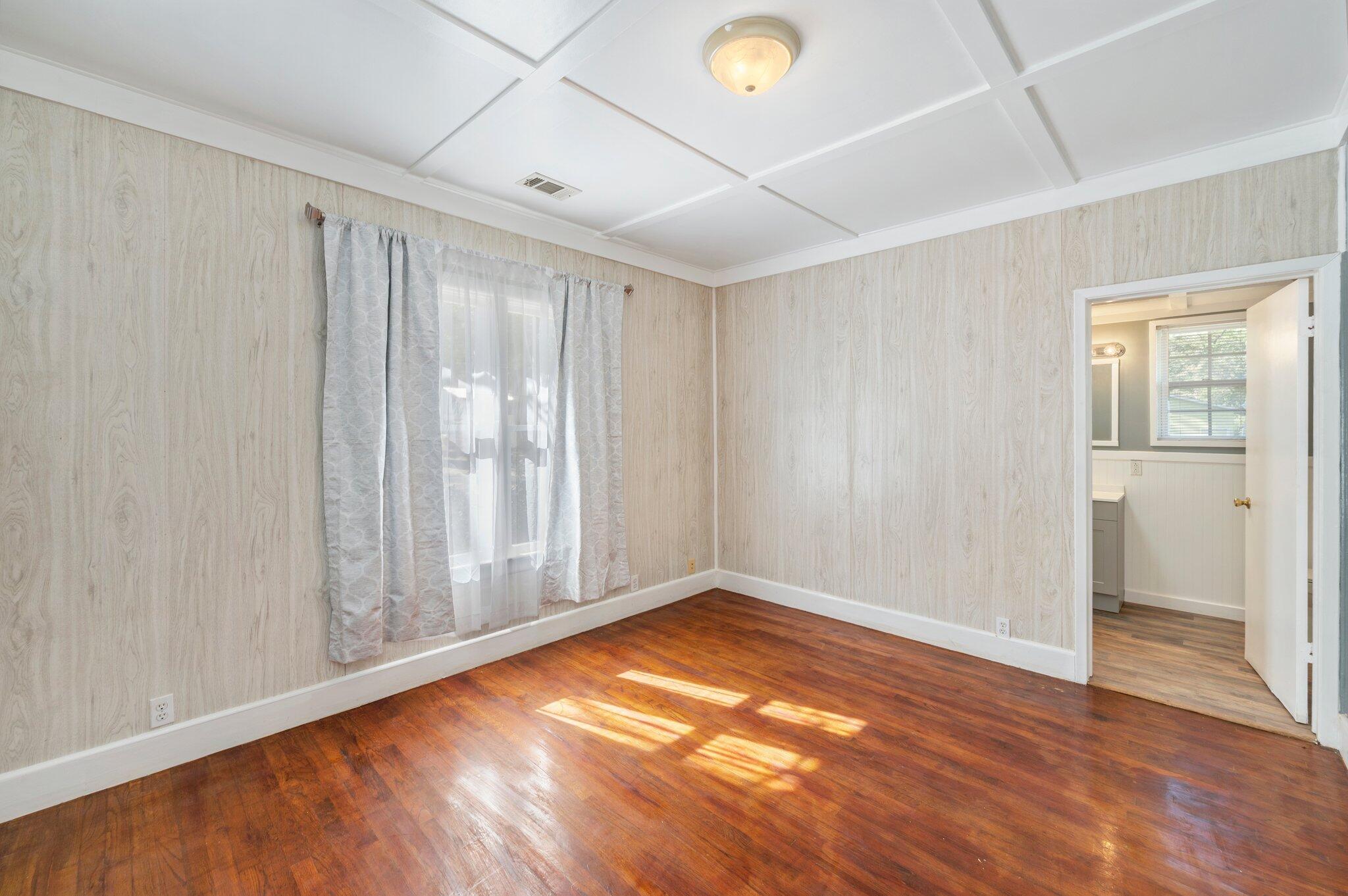 METES & BOUNDS - Residential Lease