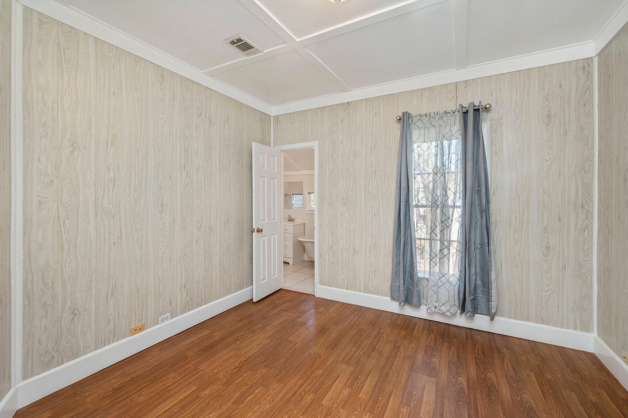 METES & BOUNDS - Residential Lease