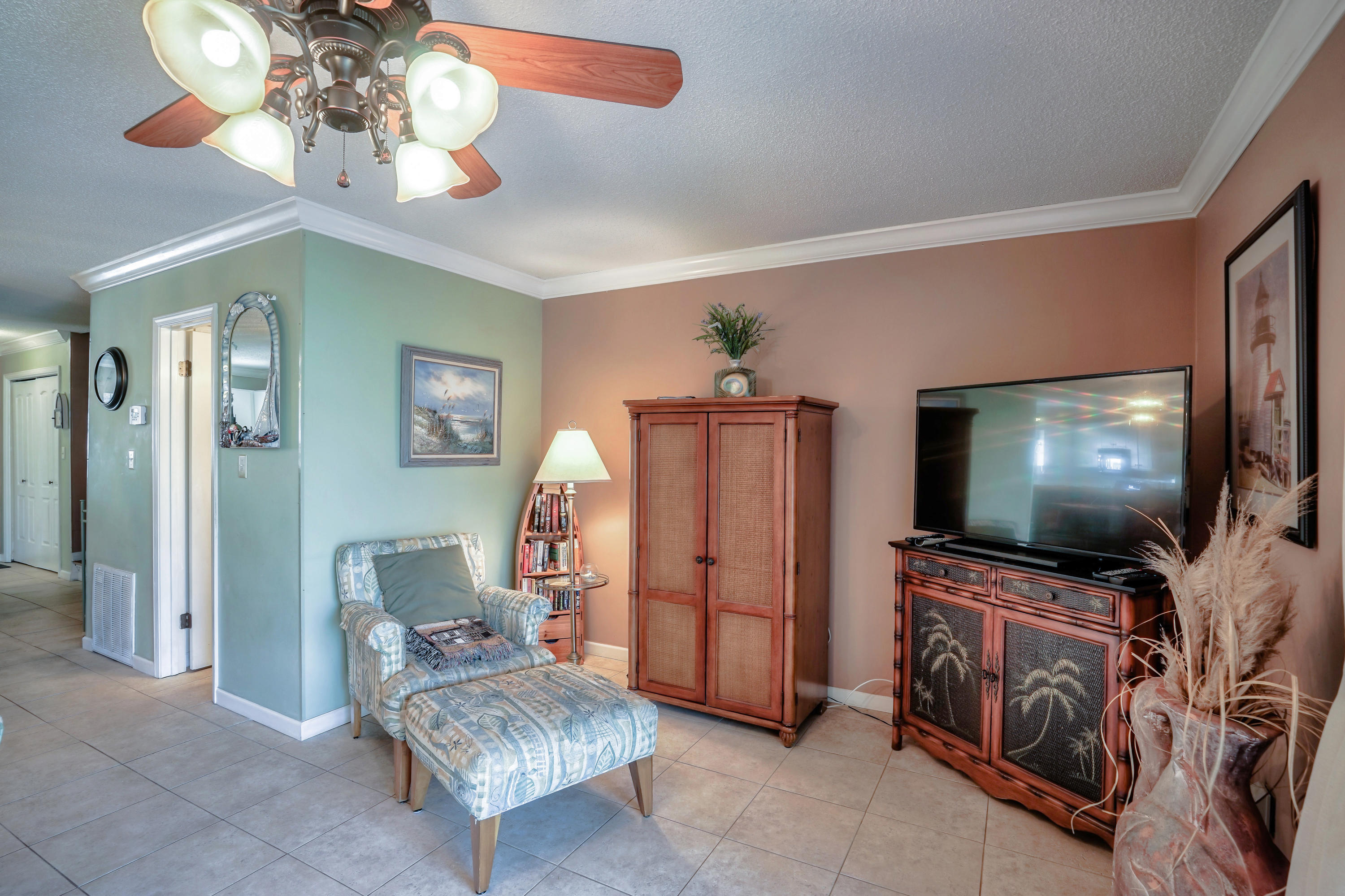 UNIT #116 MISTY COVE TOWNHOMES PH I PB 6-30 & INT IN COMMON ELEMENTS AS RECD IN OR 330-254 OR 1726-3 - Residential