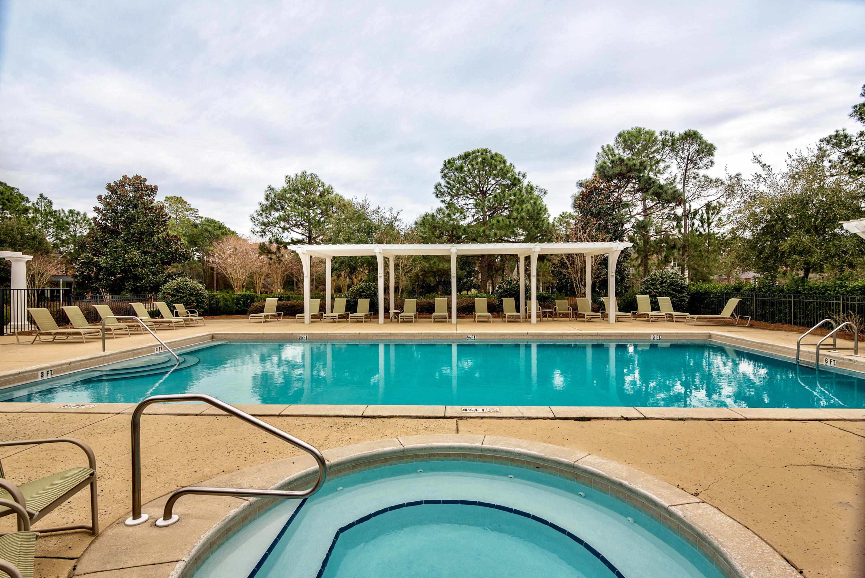 LAUREL GROVE - Residential