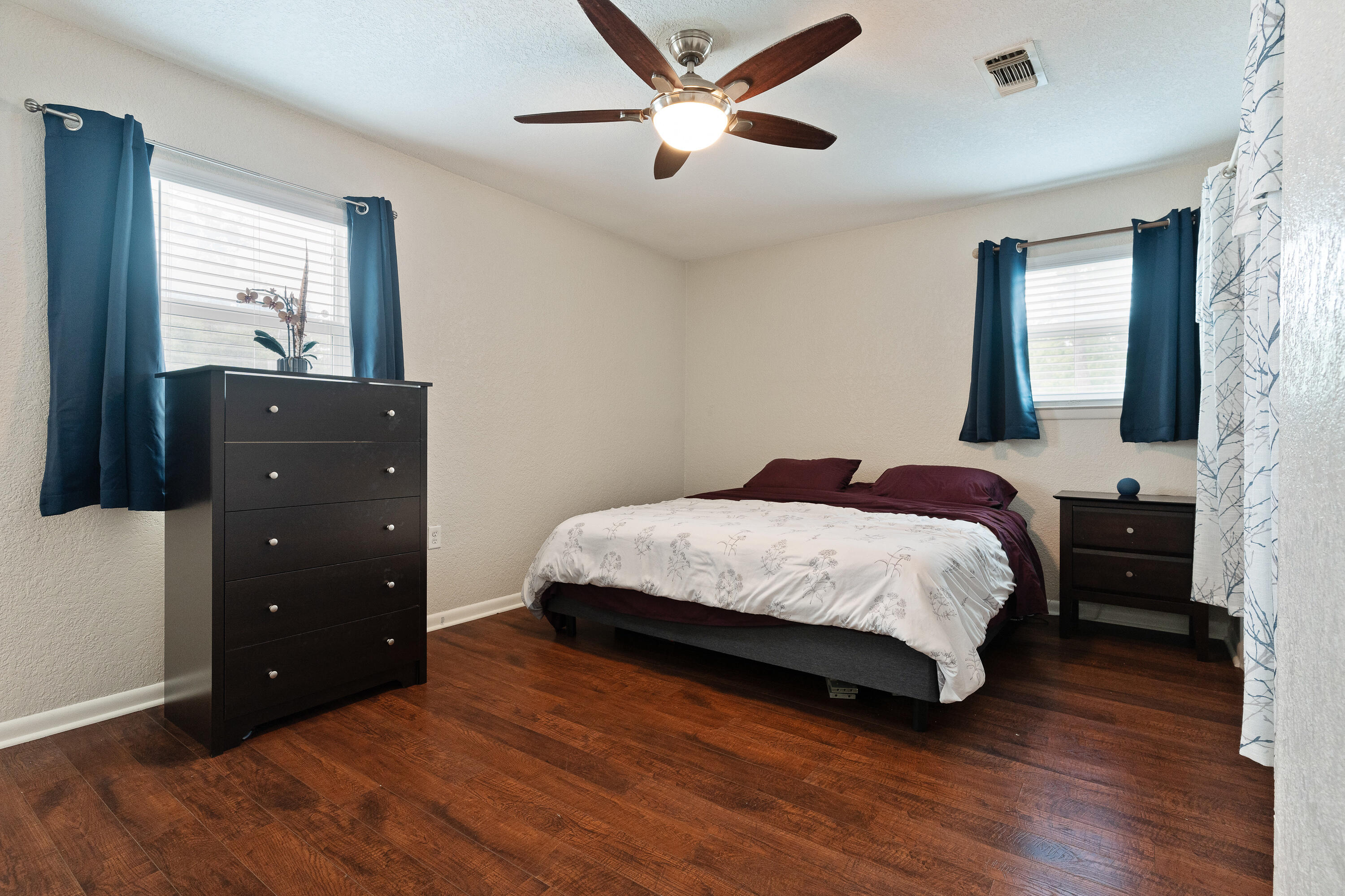SEA HILLS 1ST - Residential