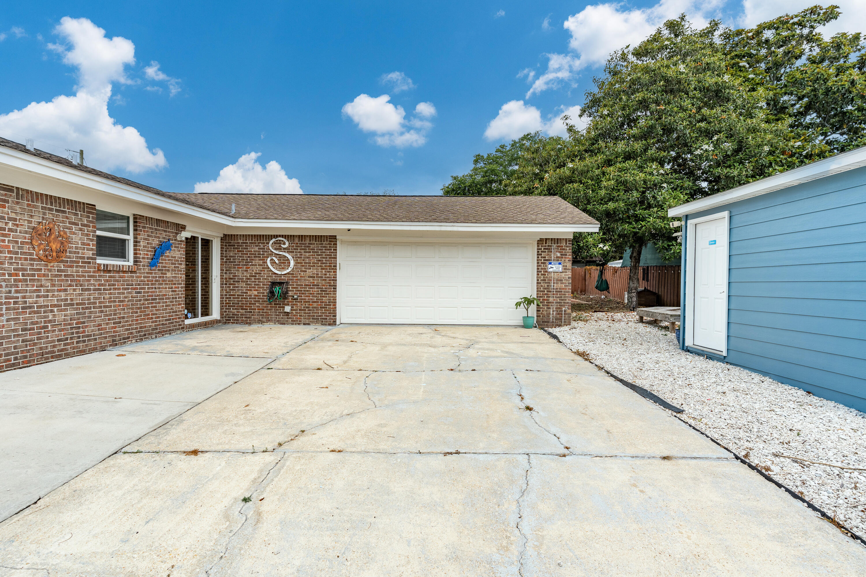 SEA HILLS 1ST - Residential