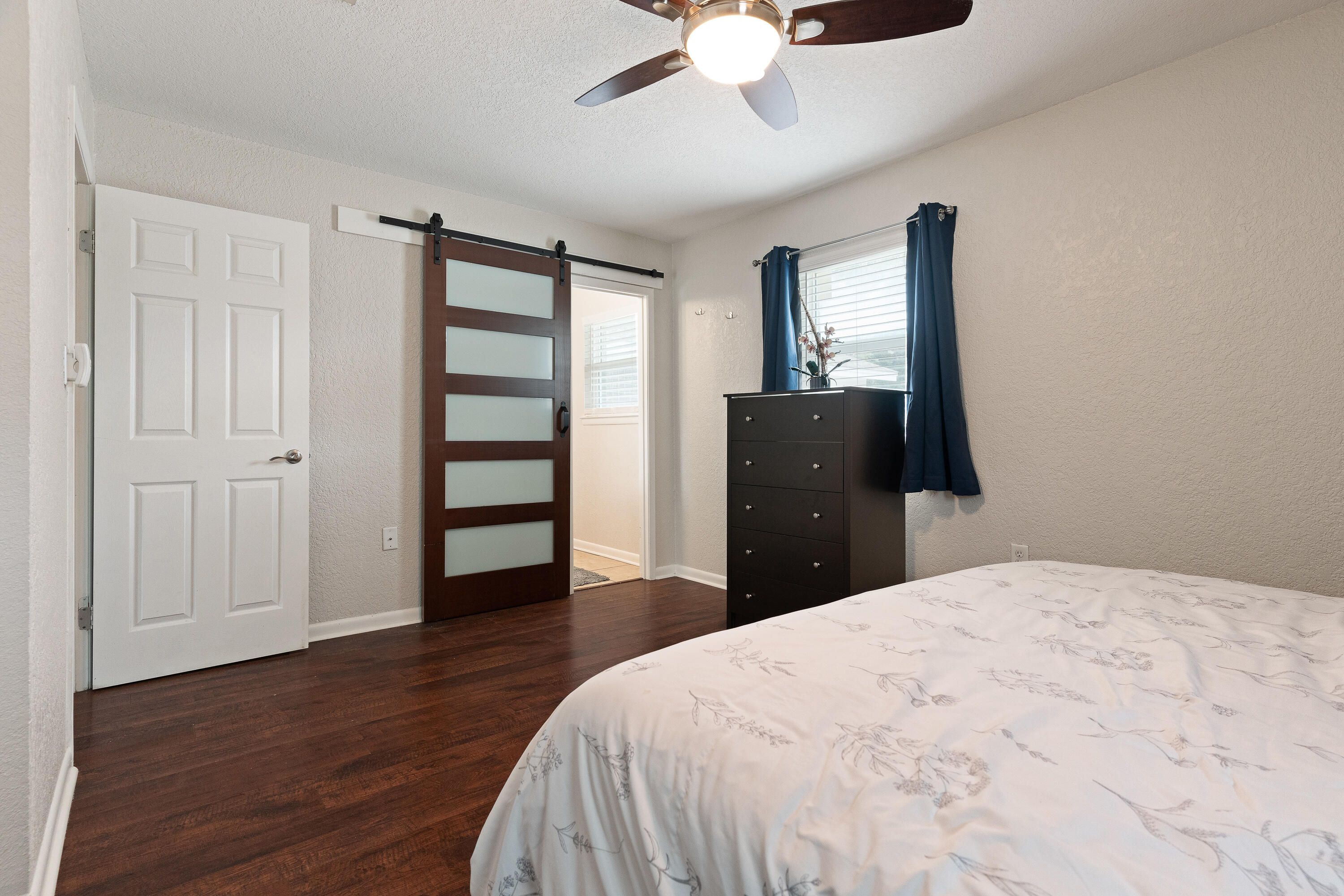 SEA HILLS 1ST - Residential