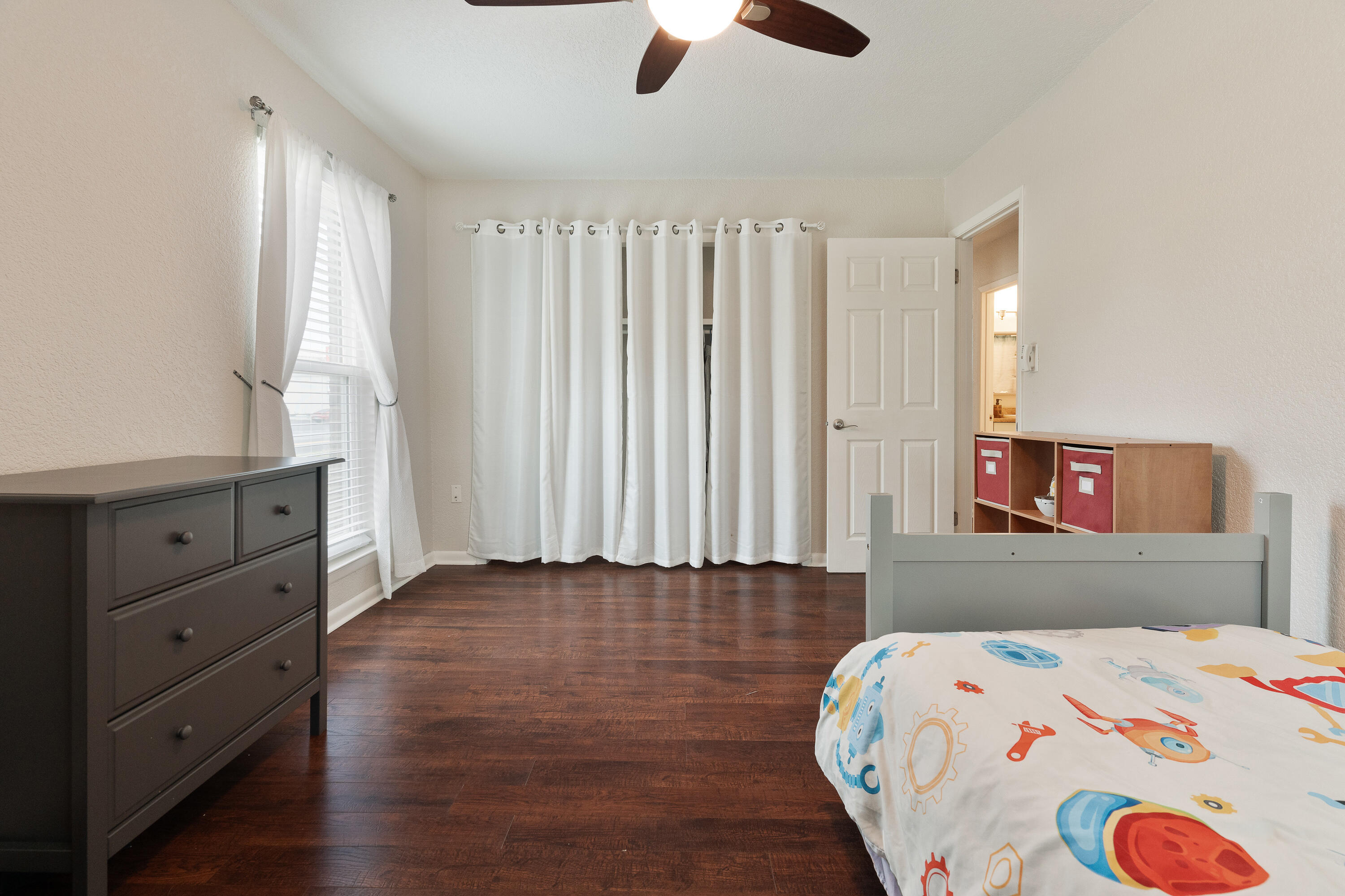 SEA HILLS 1ST - Residential