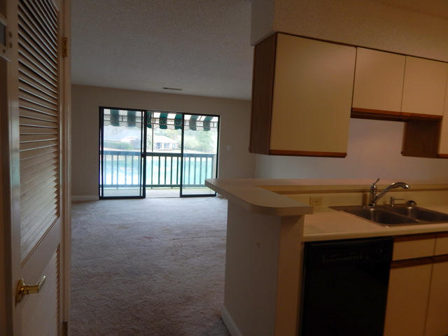 LAKESIDE CONDO AT BLUEWATER BAY - Residential