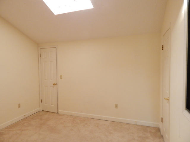 LAKESIDE CONDO AT BLUEWATER BAY - Residential