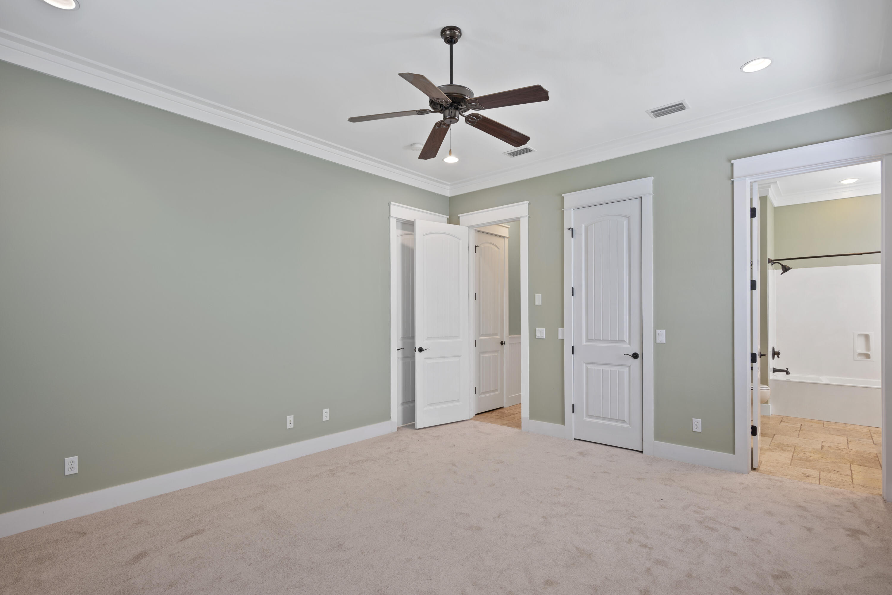 HARRISON'S WALK - Residential