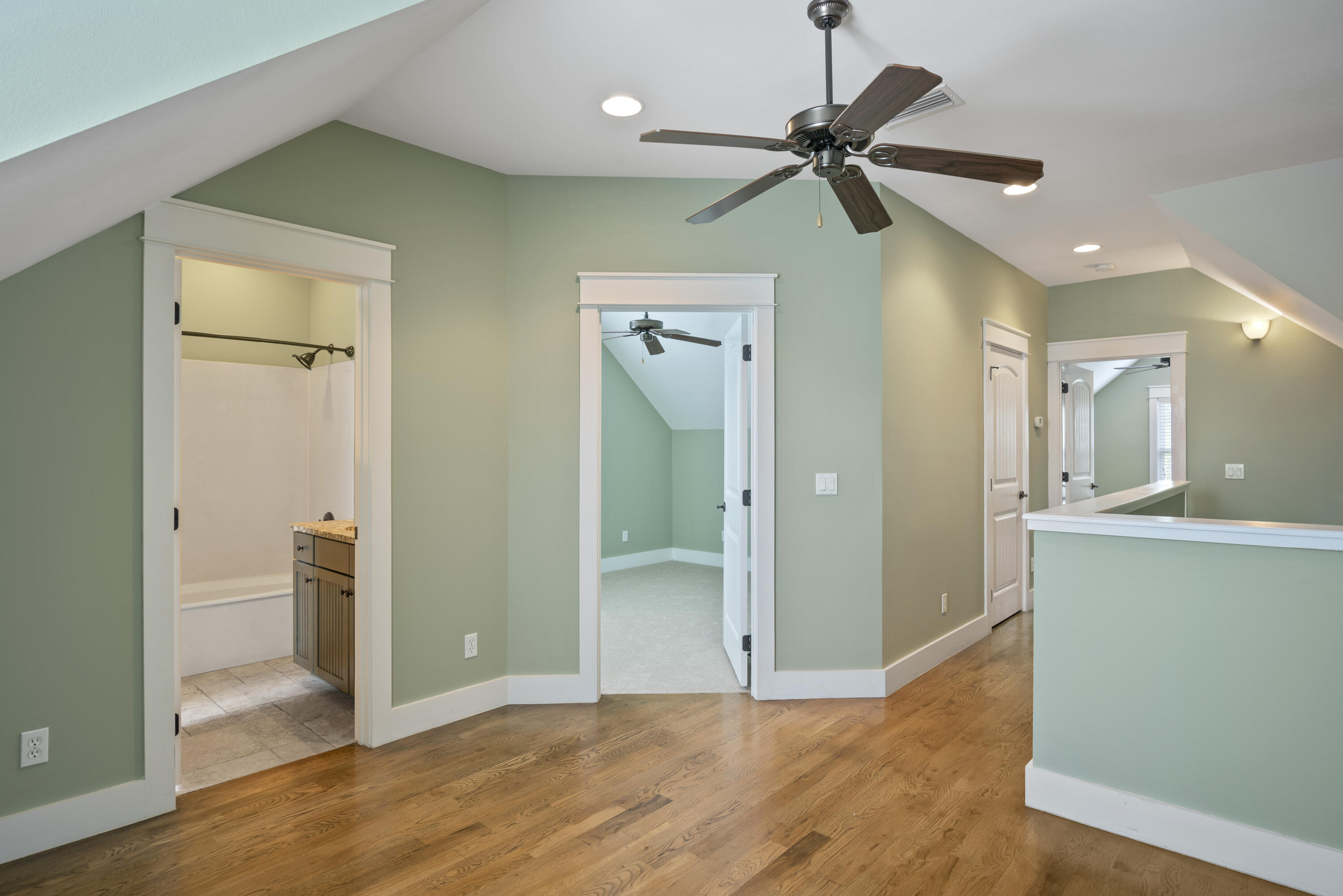 HARRISON'S WALK - Residential