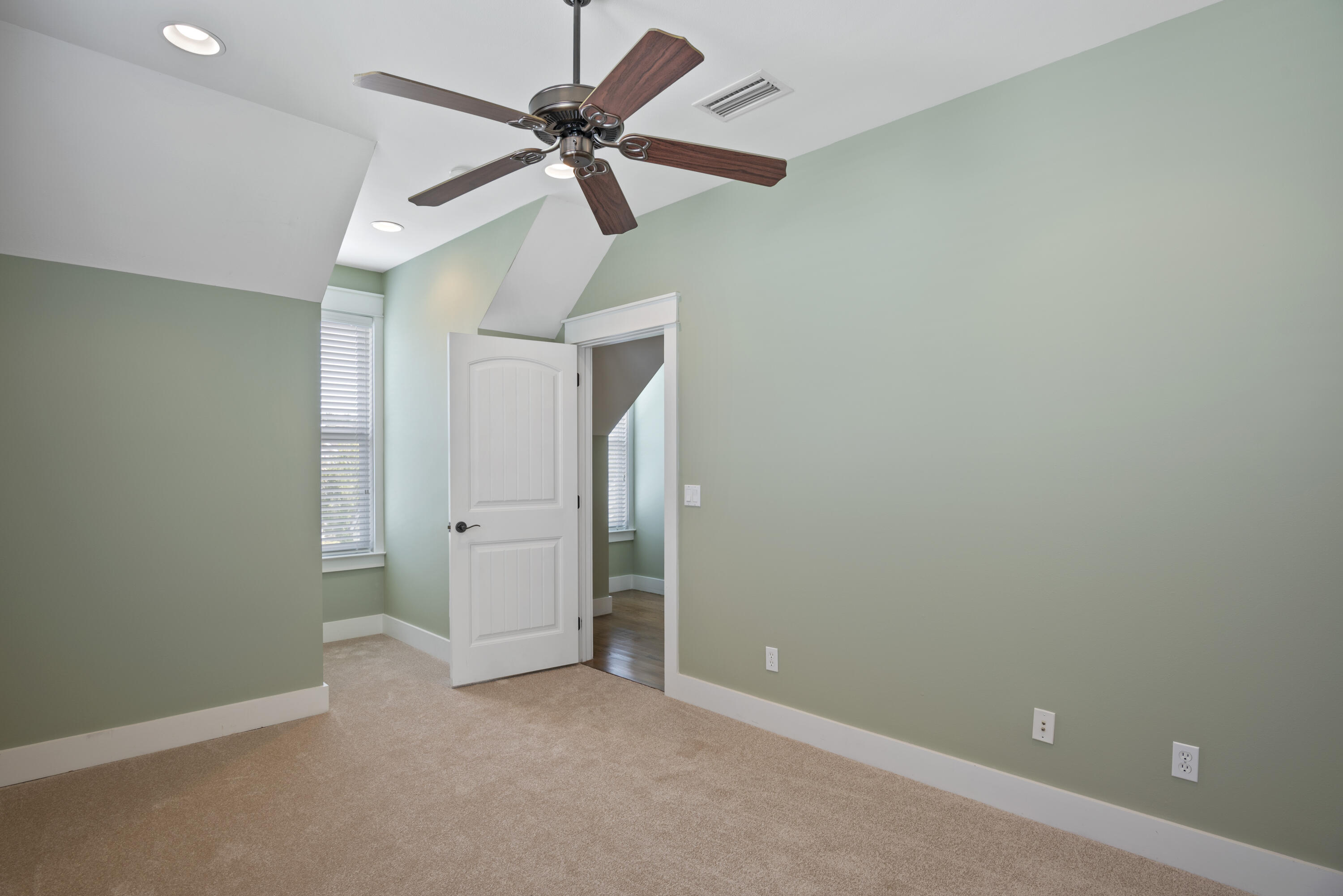 HARRISON'S WALK - Residential