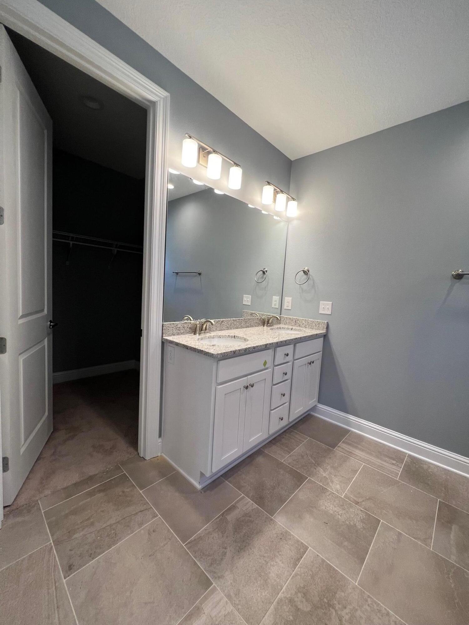 LAUREL OAKS S/D - Residential Lease