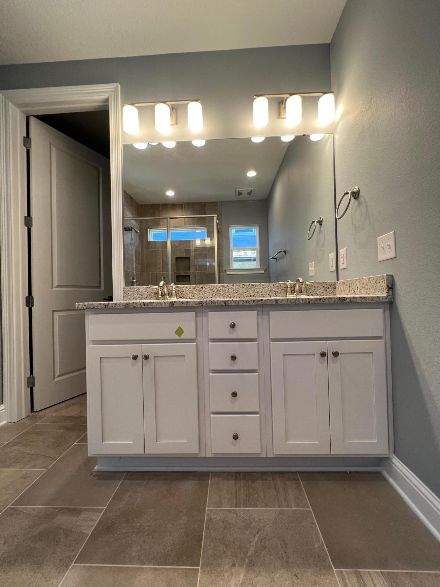 LAUREL OAKS S/D - Residential Lease