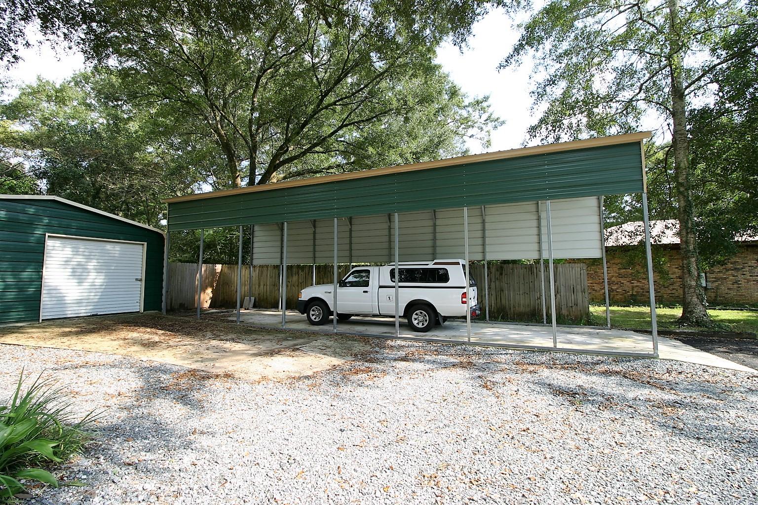 HOLLY HILLS - Residential