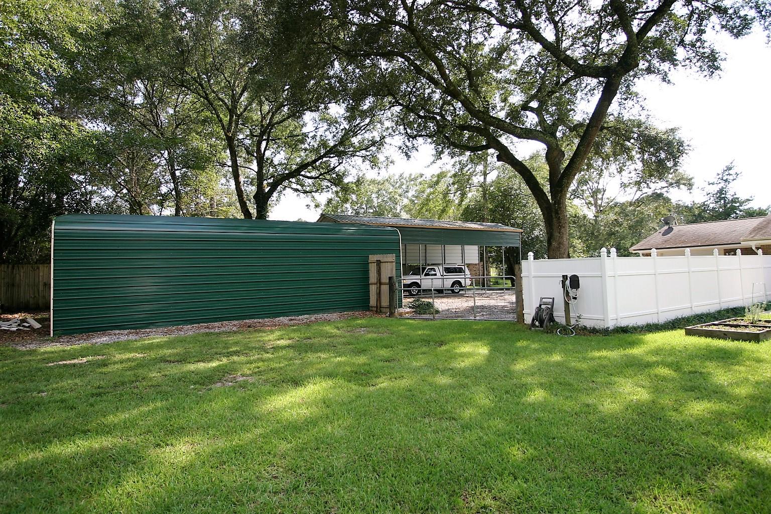 HOLLY HILLS - Residential