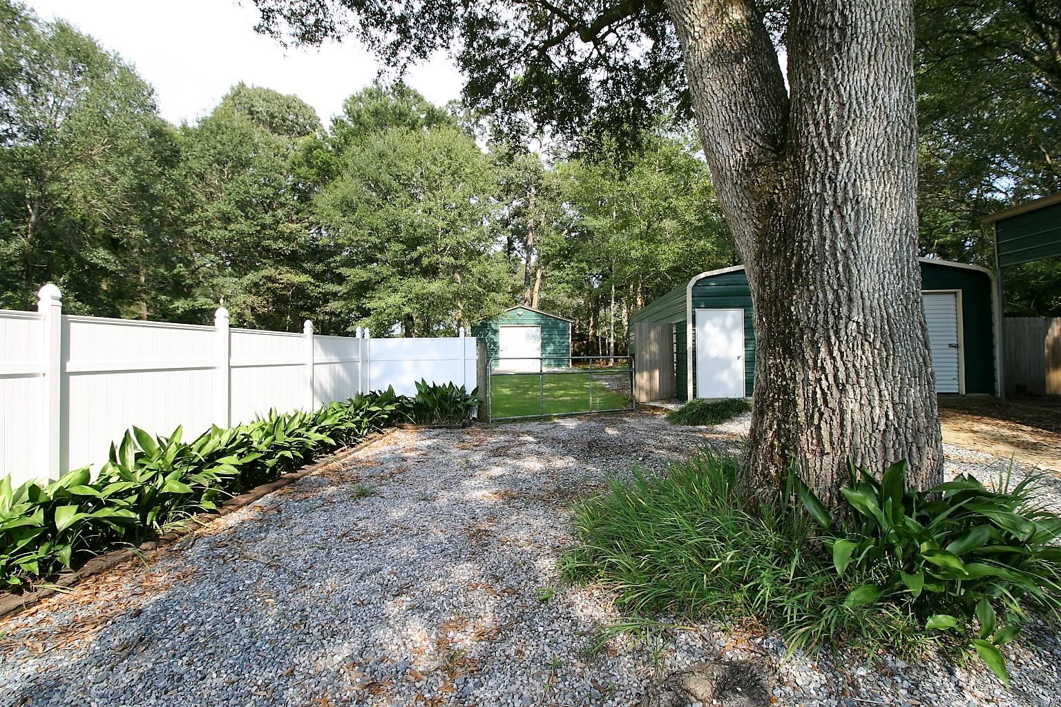 HOLLY HILLS - Residential