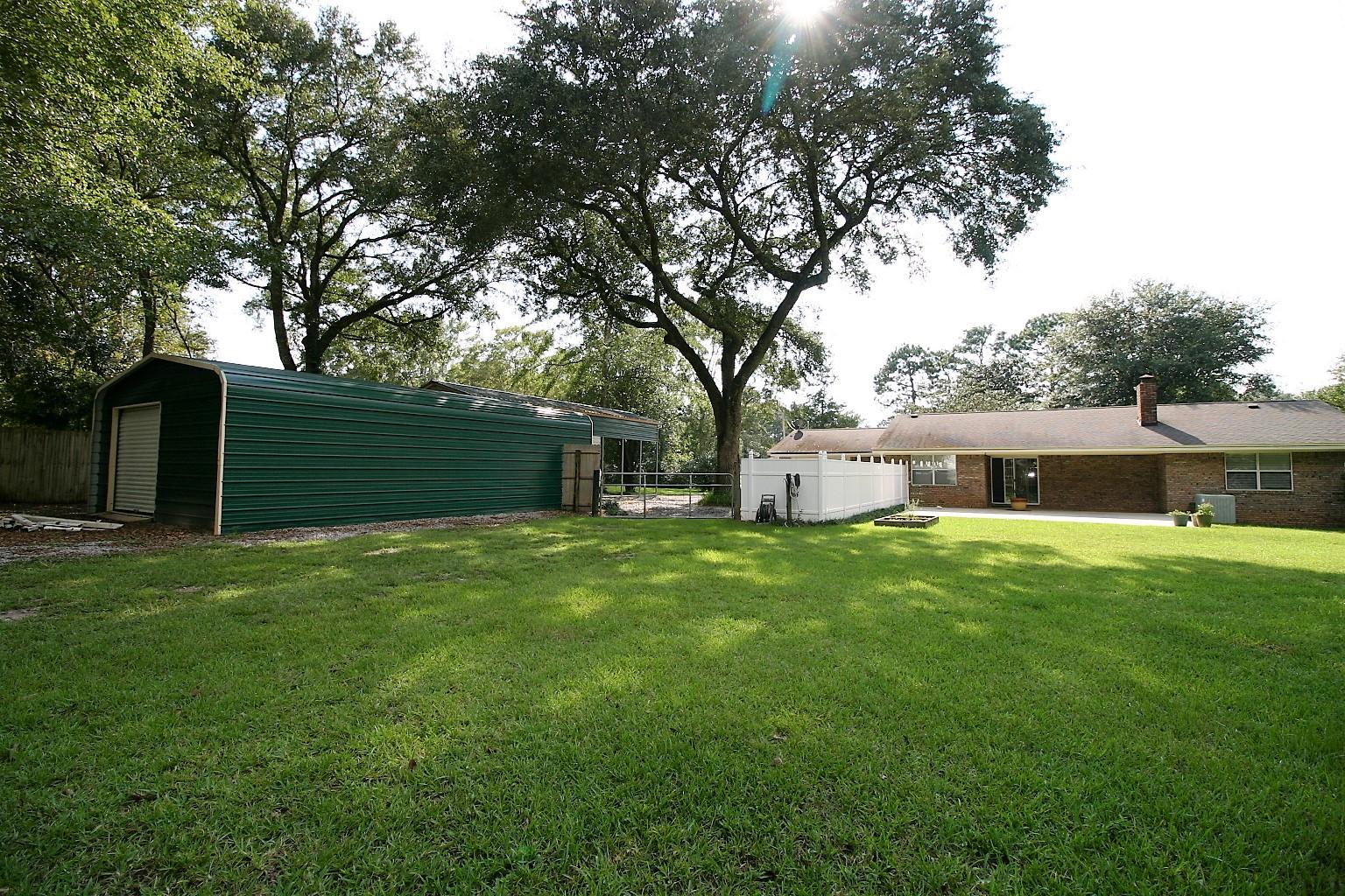 HOLLY HILLS - Residential