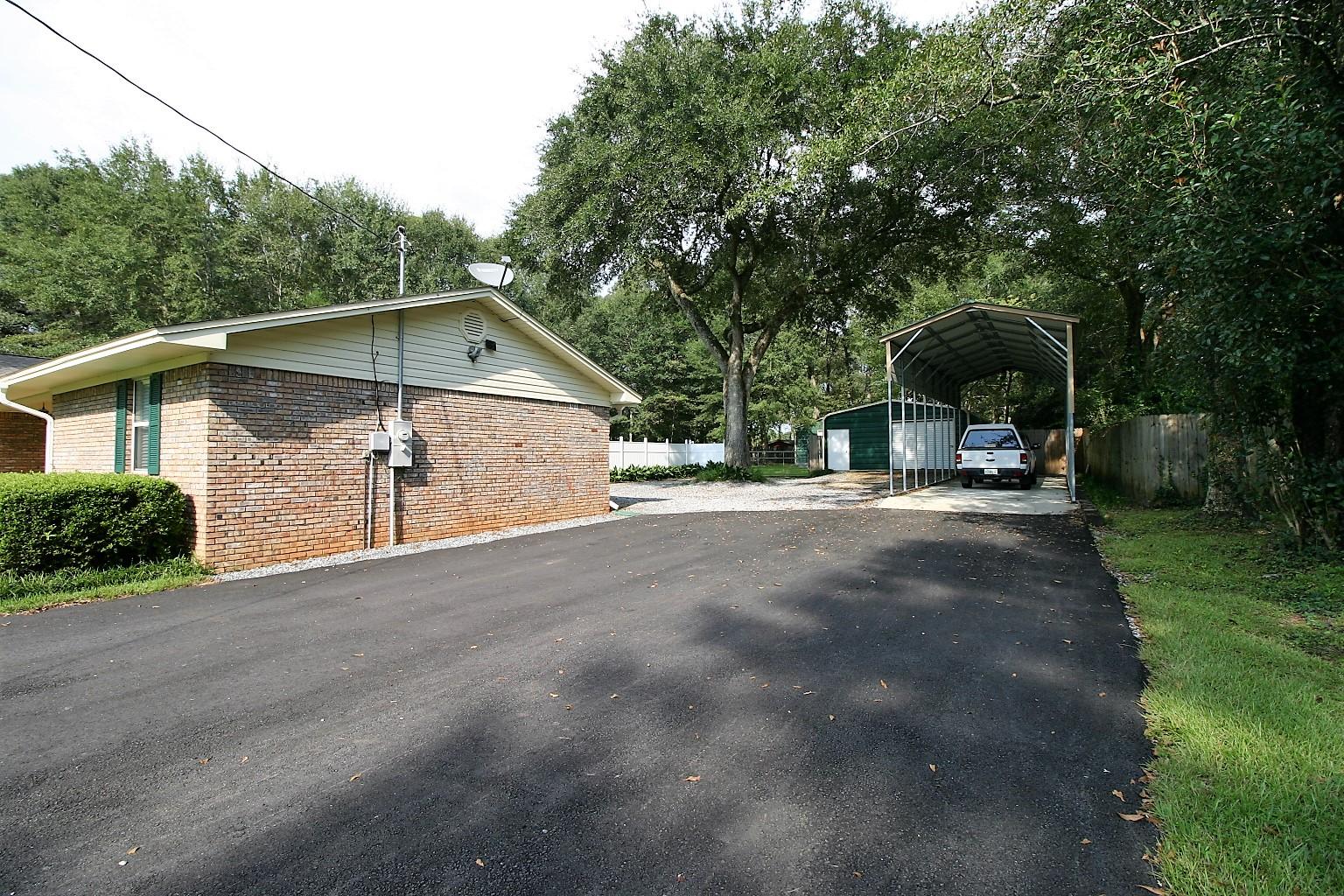 HOLLY HILLS - Residential