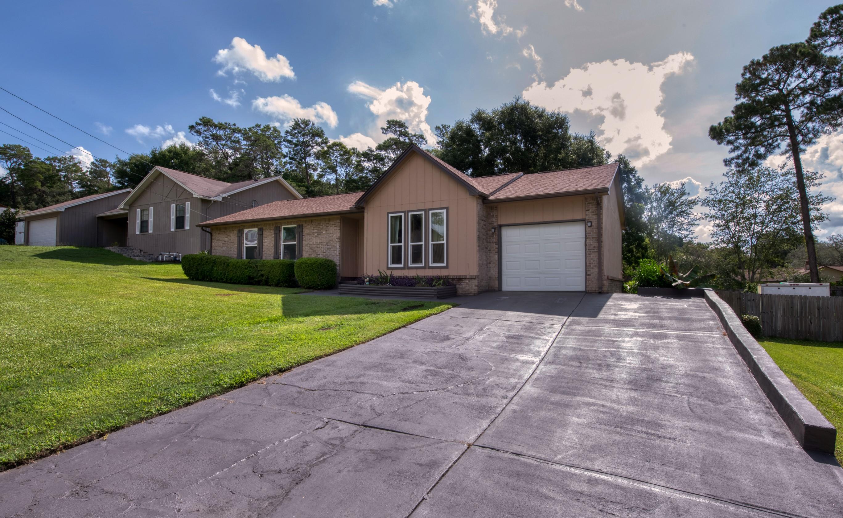 VALPARAISO PINECREST 5 - Residential