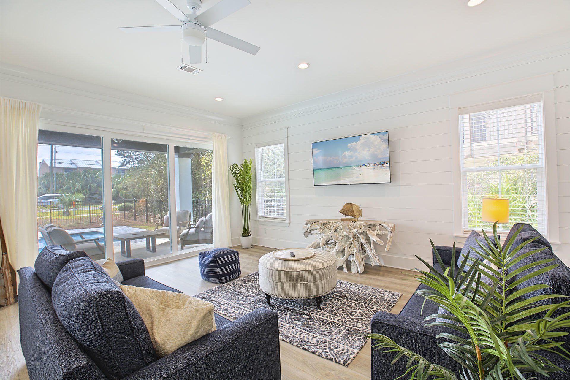 Woodward Dr - Residential